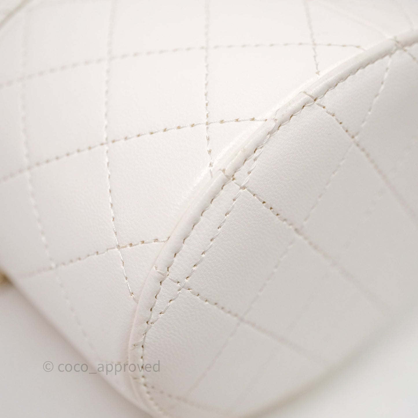 Chanel Quilted Round Vanity Clutch With Chain White Lambskin Gold Hardware