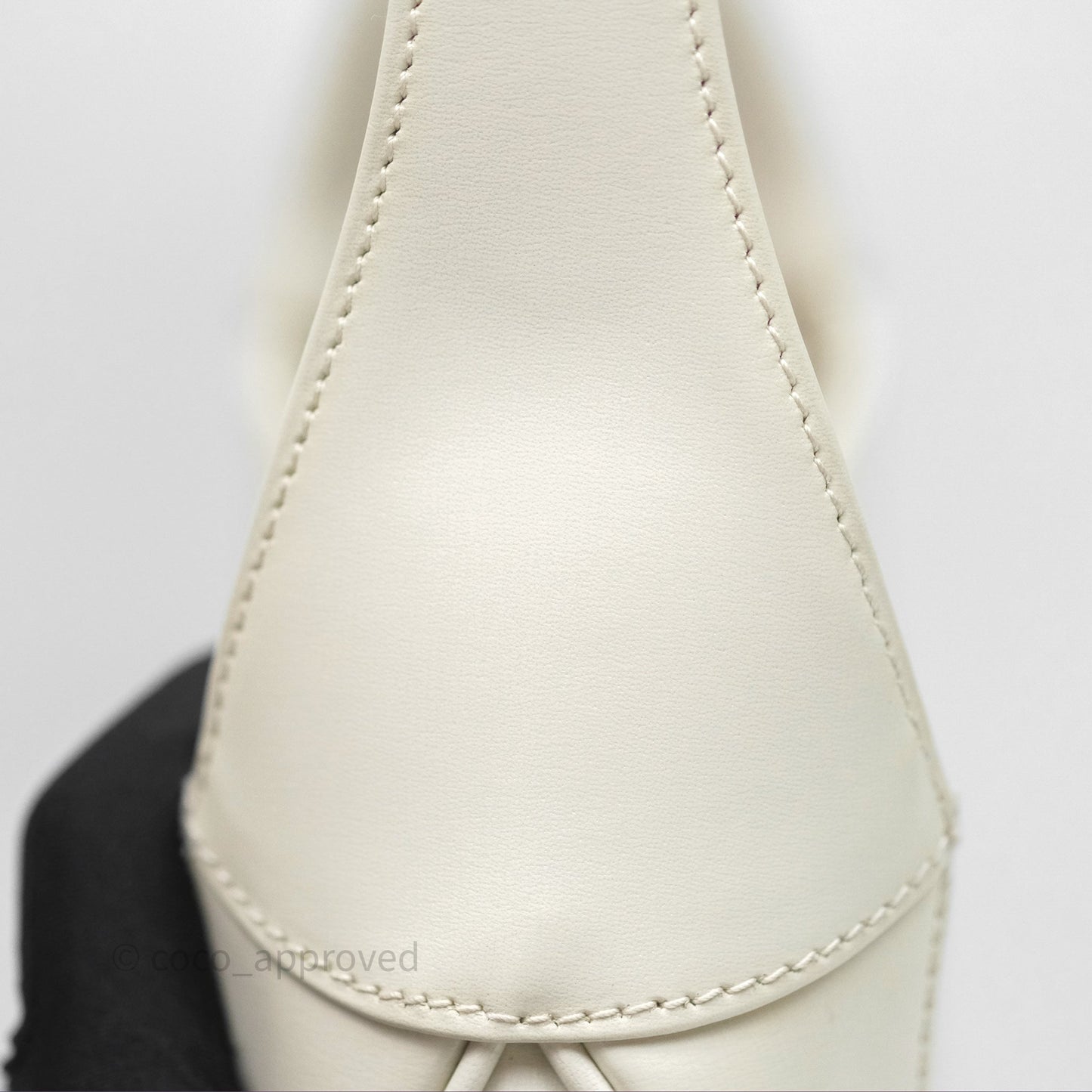 Gucci Jackie 1961 White Small Shoulder Bag Gold Hardware