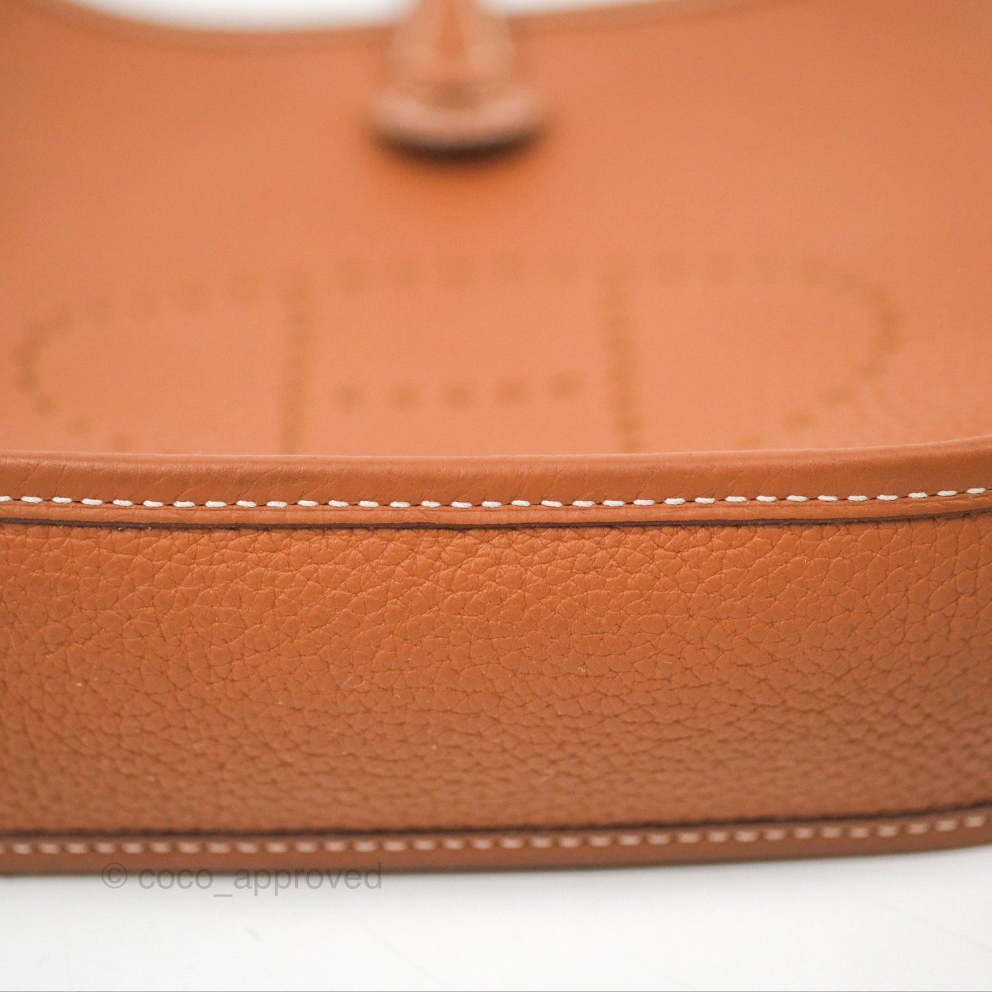Hermès Mini Evelyne 16 Gold Clemence Gold Hardware