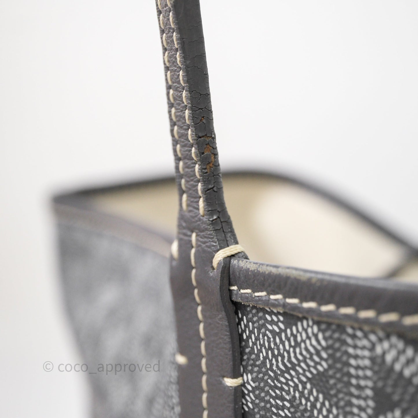 Goyard St Louis Tote PM ⁣⁣⁣⁣⁣⁣⁣⁣⁣⁣⁣⁣⁣⁣⁣⁣⁣⁣⁣⁣Grey