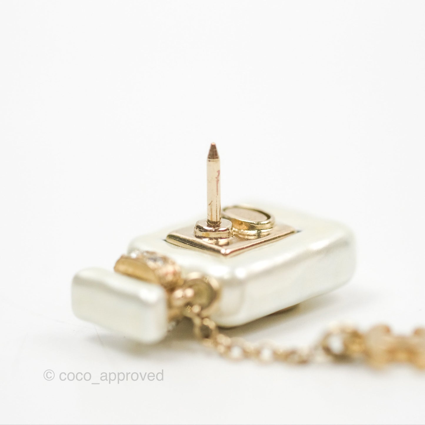 Chanel No5 Perfume Bottle Pearl Pin Brooch Gold Tone 22S