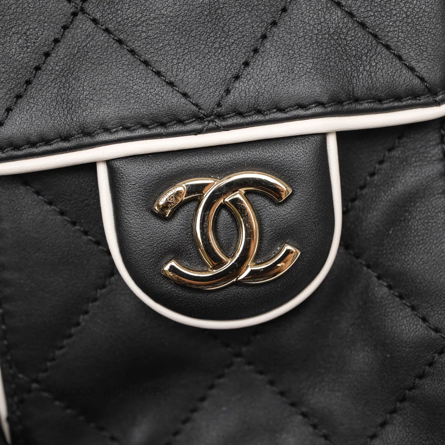 Chanel 25 Mini Bag Black/ White Calfskin Gold Hardware