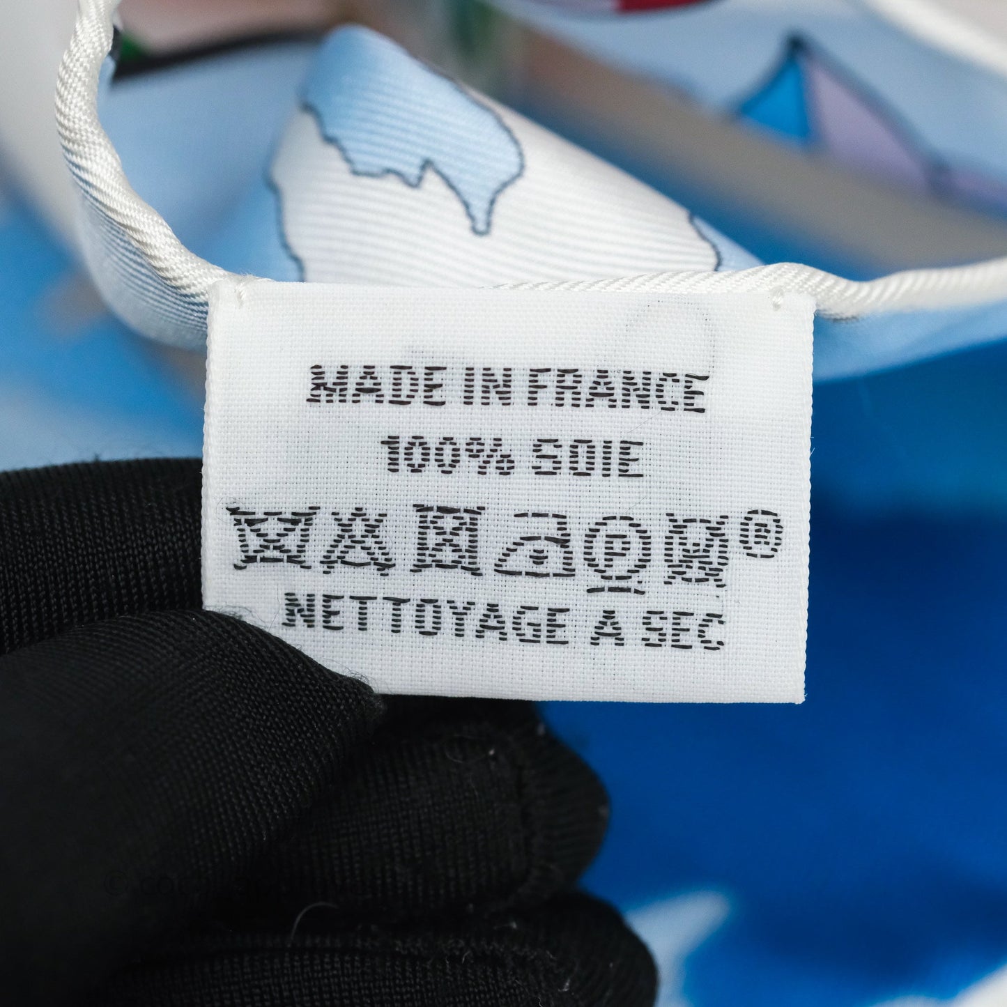 Hermès Le Premier Chant, Wow ! Silk Muffler