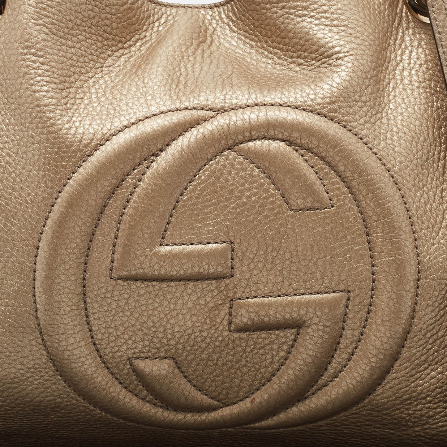 Luxury Gucci Trending 2025 Light Gold Leather Medium Soho Chain Tote..
