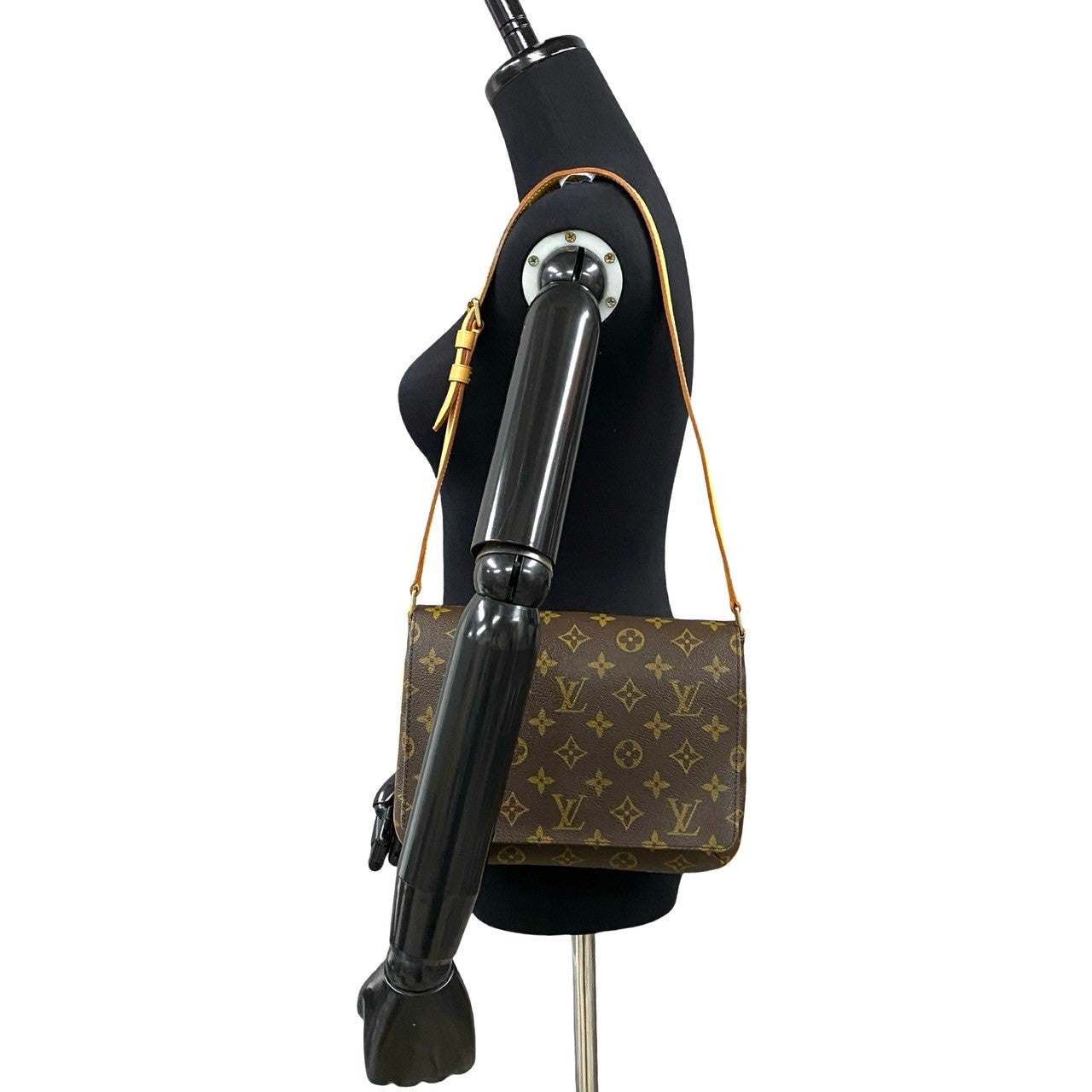 LOUIS VUITTON Shoulder Bag leather Brown Monogram Musette Salsa