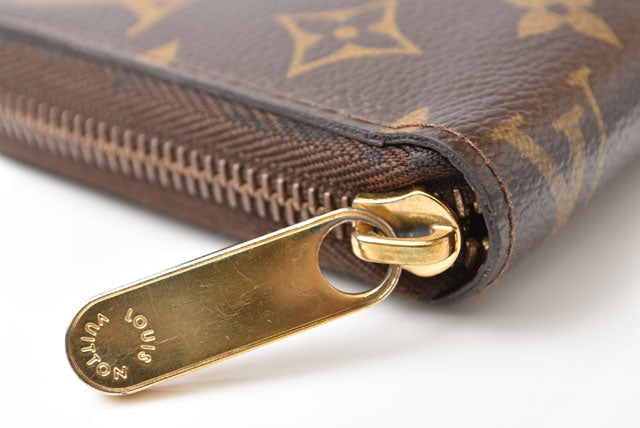 Louis Vuitton Monogram Canvas Zippy Wallet M60017