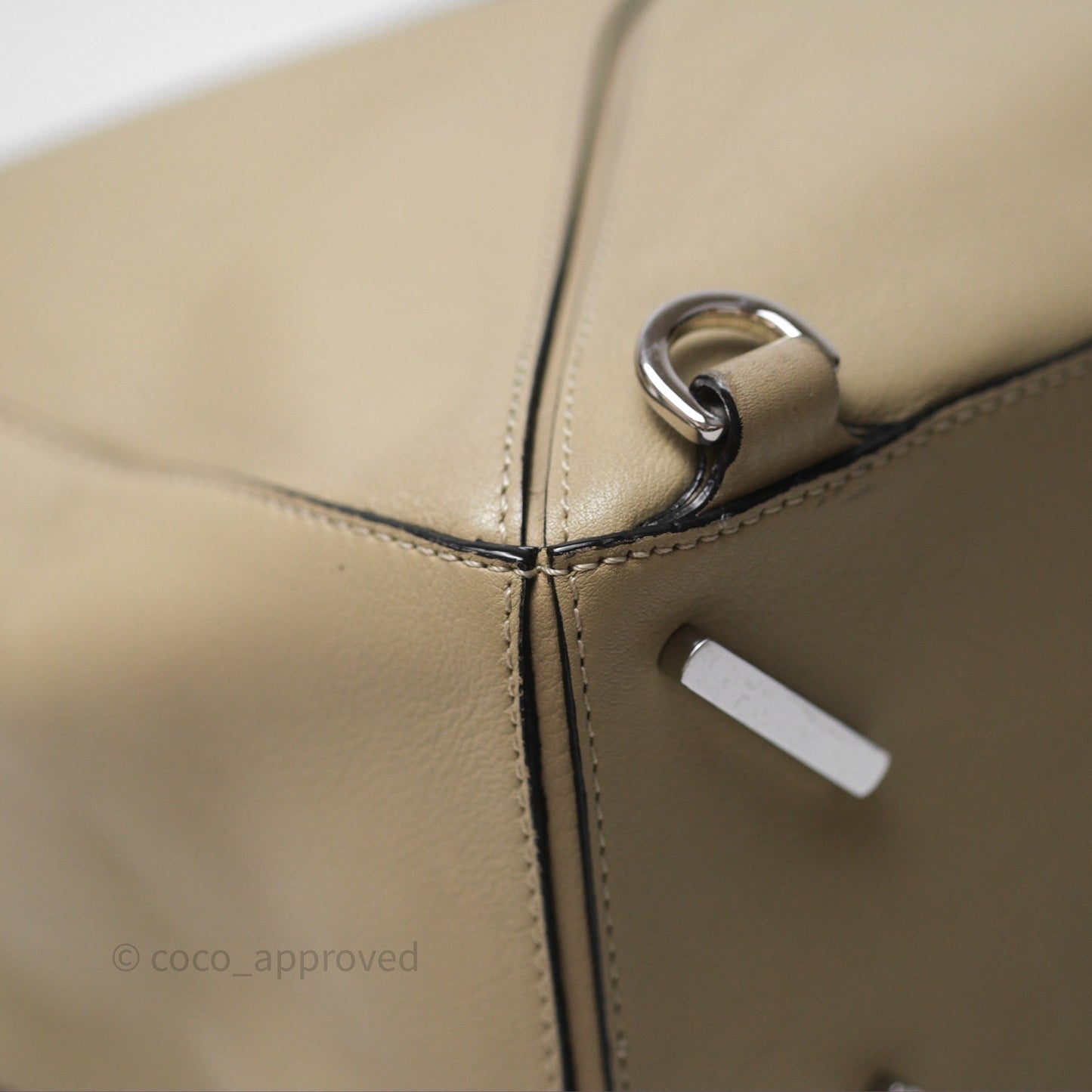 Loewe Medium Puzzle Bag Light Beige Calfskin