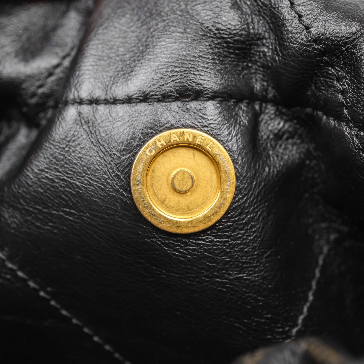 Chanel 22 Bag Medium Black Crumpled Calfskin Aged Gold Hardware
