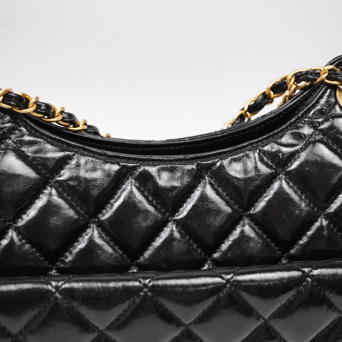 Chanel Medium Quilted Wavy CC Hobo Black Shiny Crumpled Calfskin Aged Gold Hardware