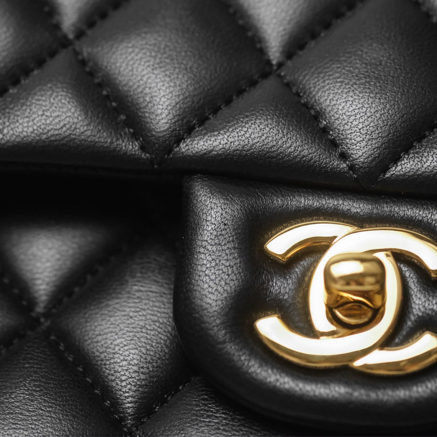 Chanel Classic M/L Medium Flap Quilted Black Lambskin Gold Hardware