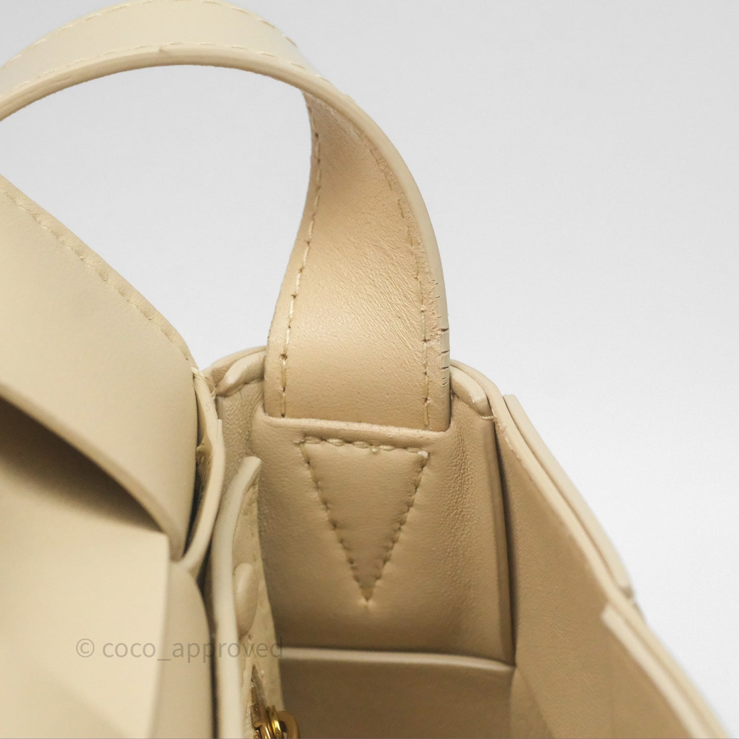 Bottega Veneta Cassette Shoulder Bag Intrecciato Beige Brushed Calfskin