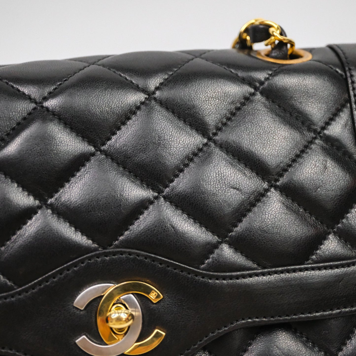 Chanel Quilted Vintage Flap Bag Lambskin Black 24K Gold Hardware