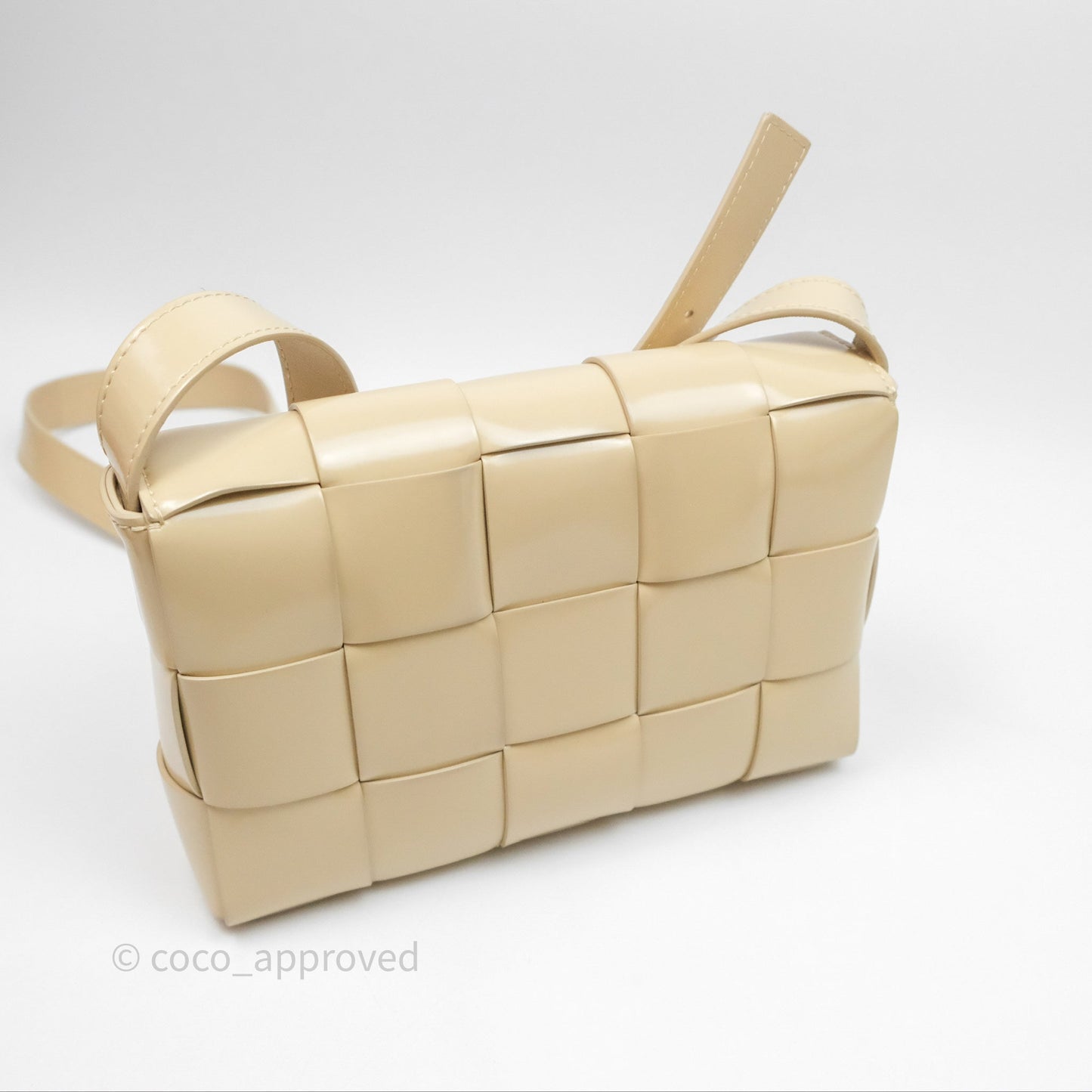Bottega Veneta Cassette Shoulder Bag Intrecciato Beige Brushed Calfskin