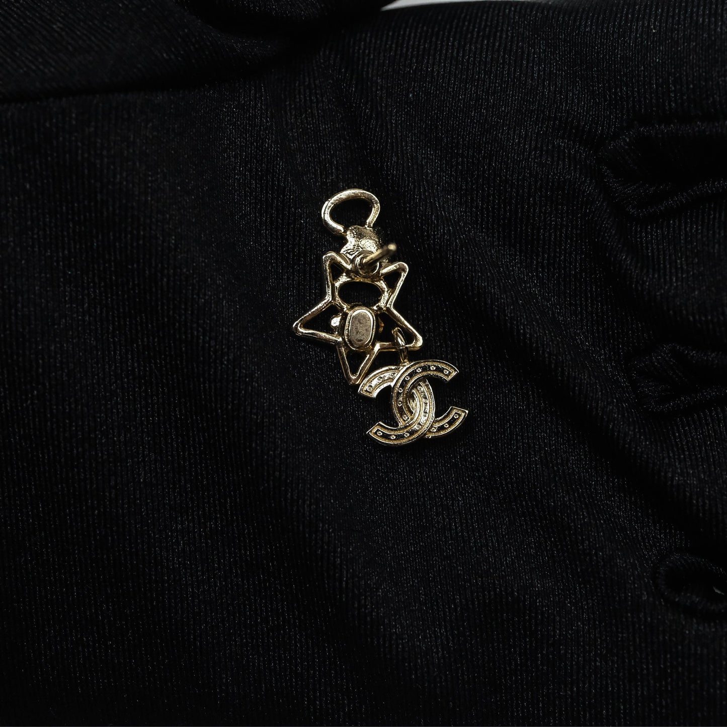 Chanel Crystal Drop CC Star Earrings Gold Tone 25P