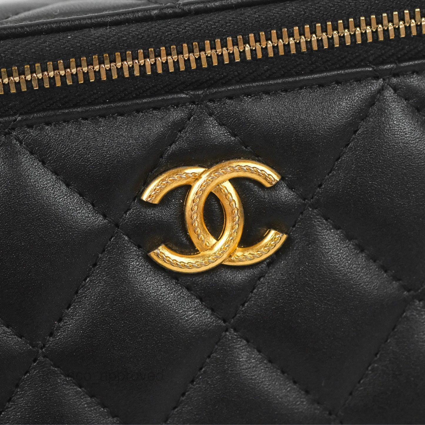 Chanel Metal Handle Vanity Rectangular Black Lambskin Gold Hardware 23A