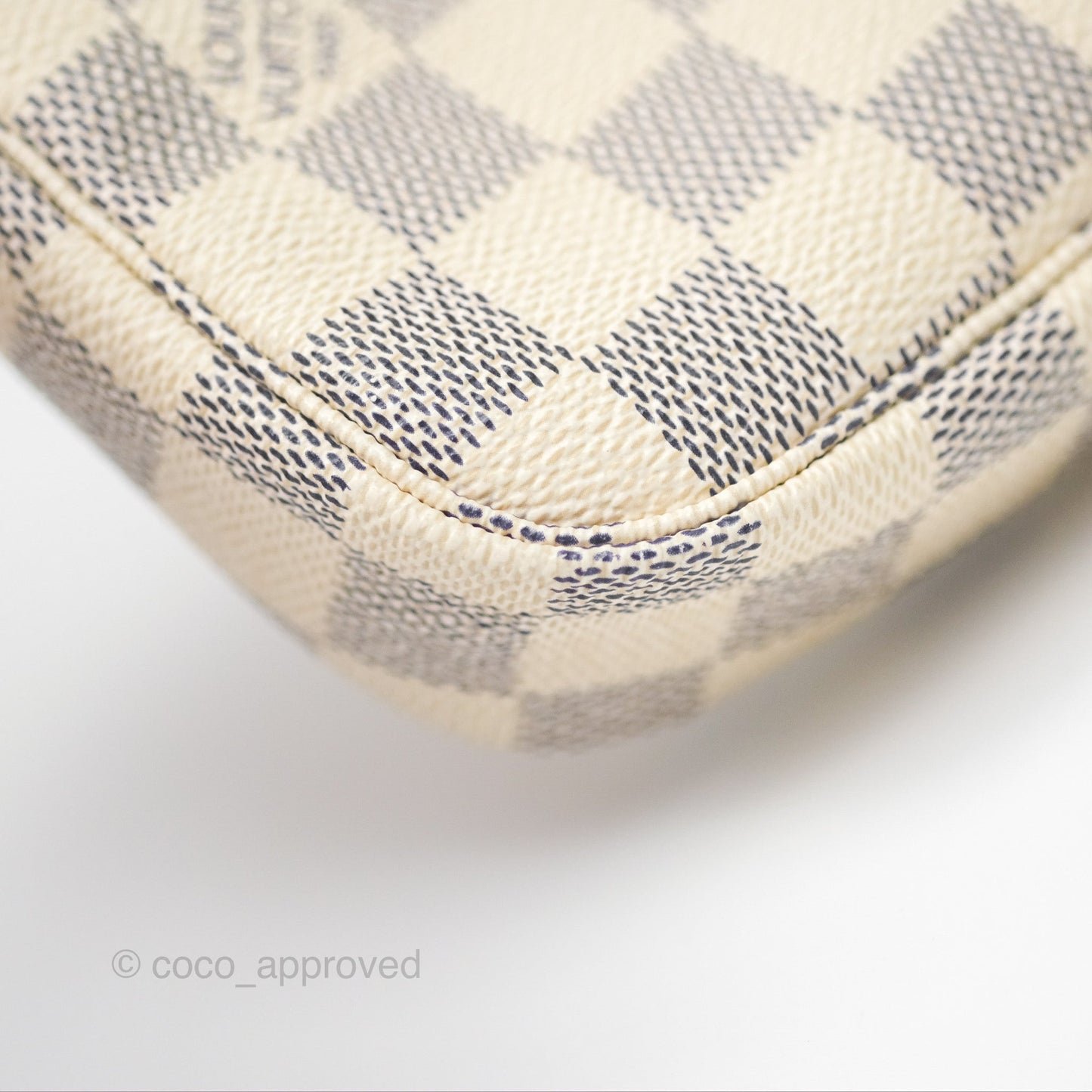 Louis Vuitton Damier Azur Pochette