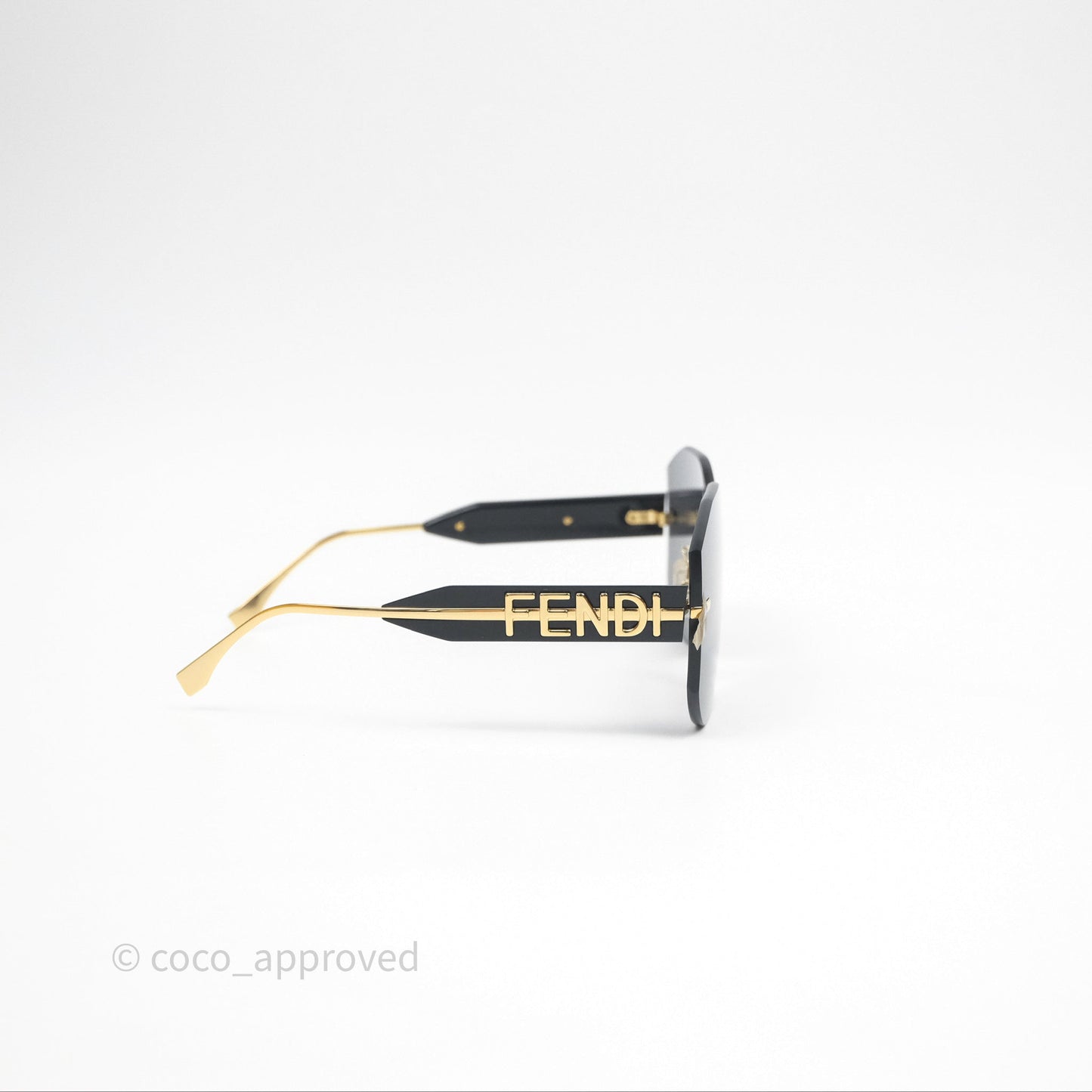 Fendi Fendi Logo Black Sunglasses Gold Tone