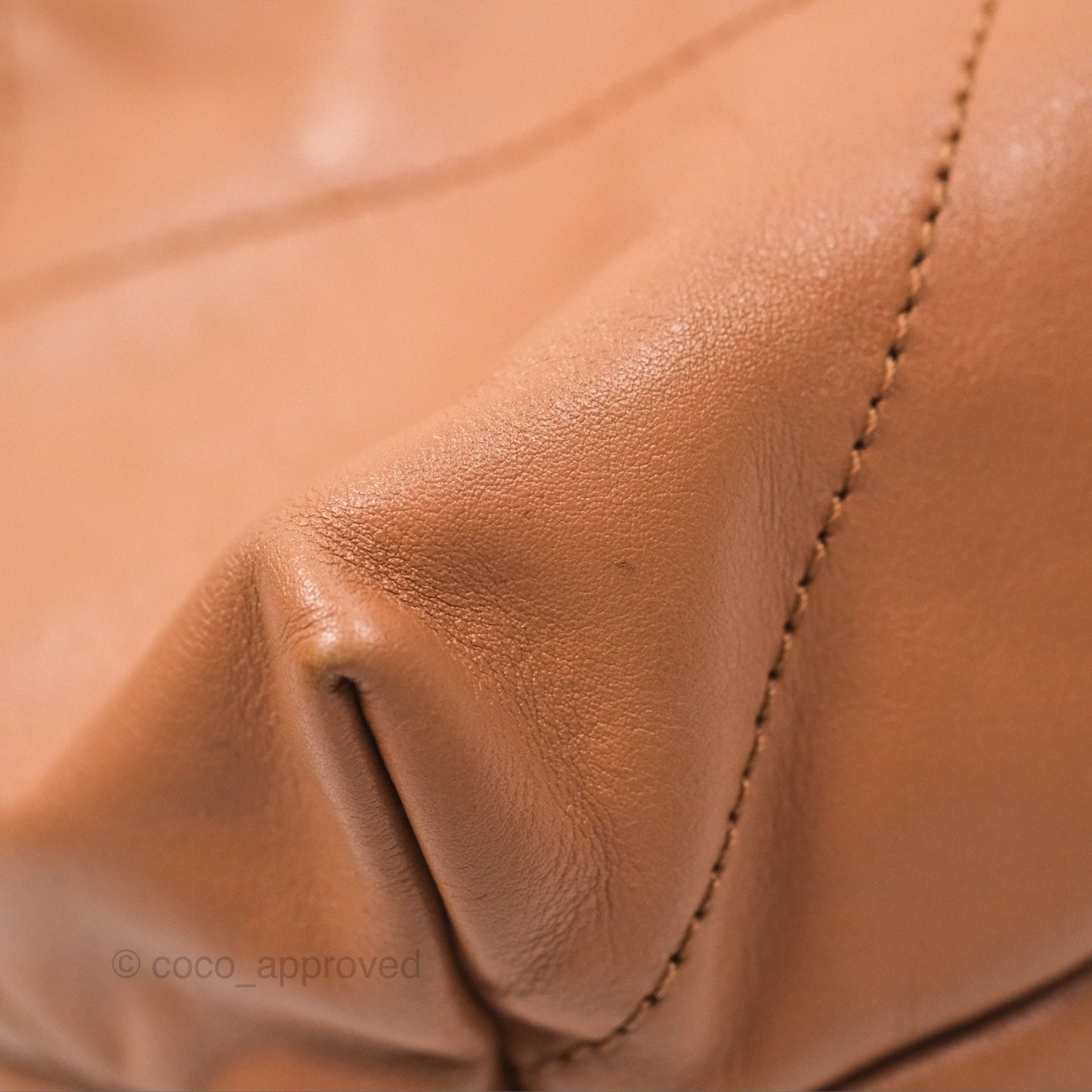 Chanel 22 Medium Caramel Beige Shiny Calfskin Aged Gold Hardware