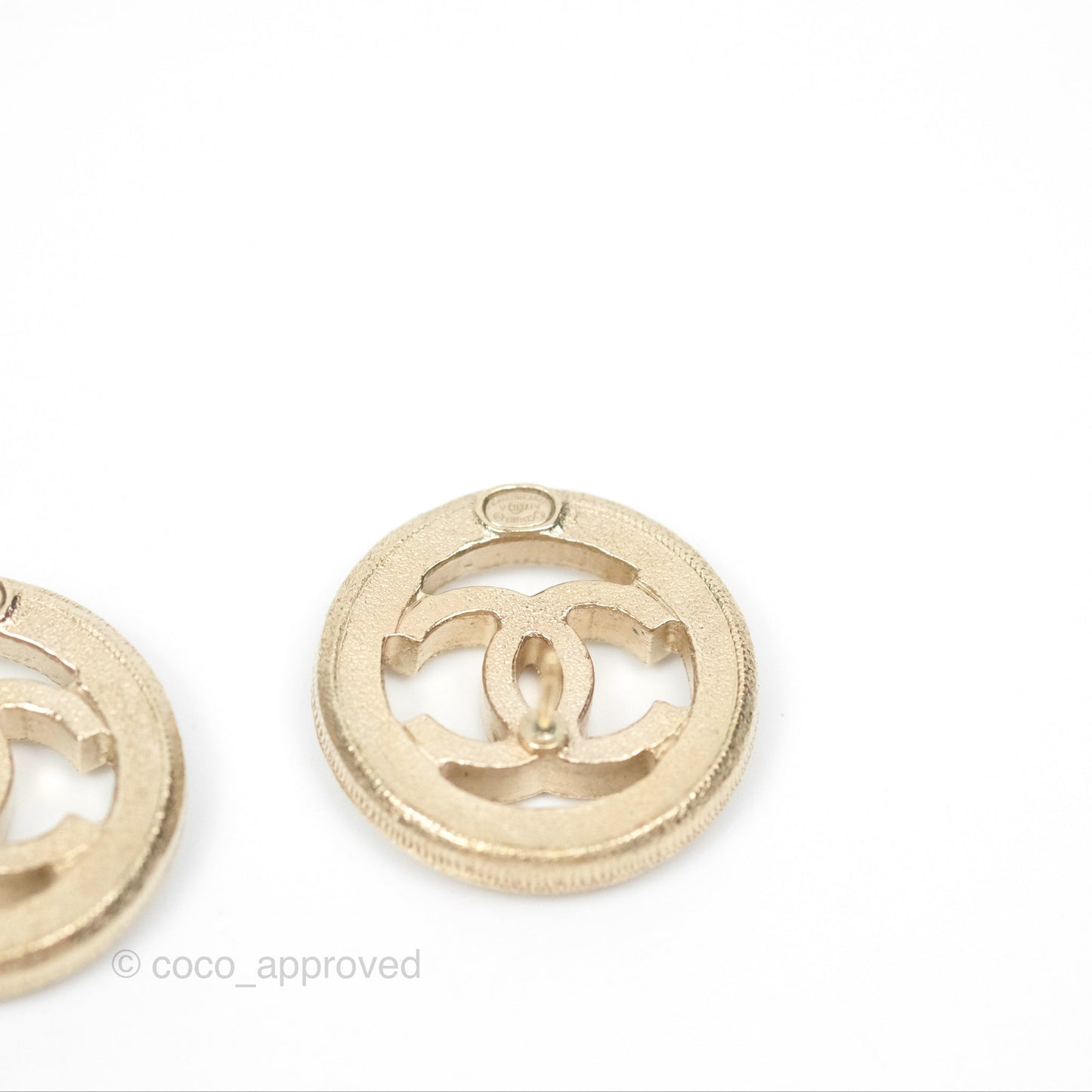 Chanel Pearl CC Round Earrings Gold Tone 17A