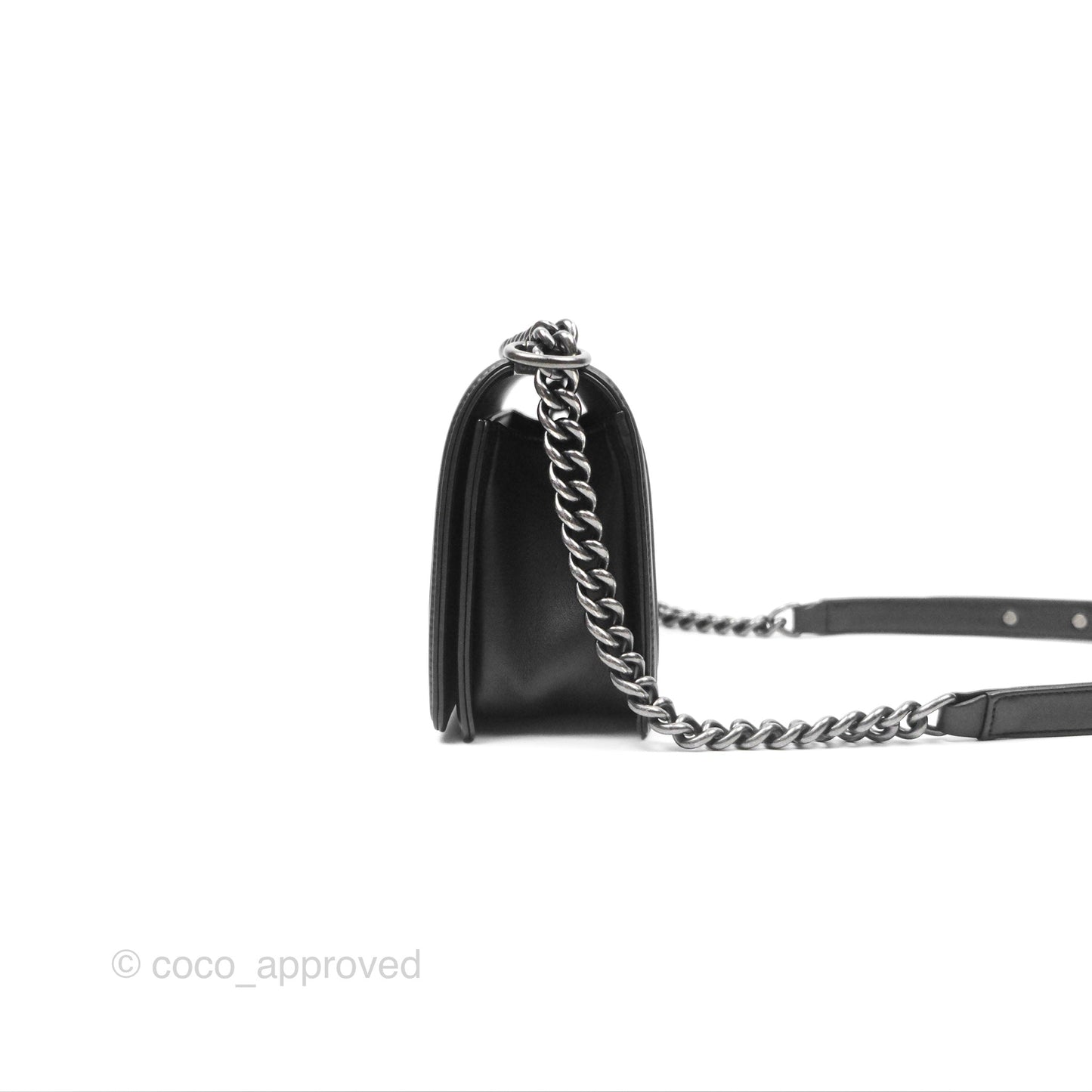 Chanel Boy Quilted Medium Black Calfskin Ruthenium Hardware