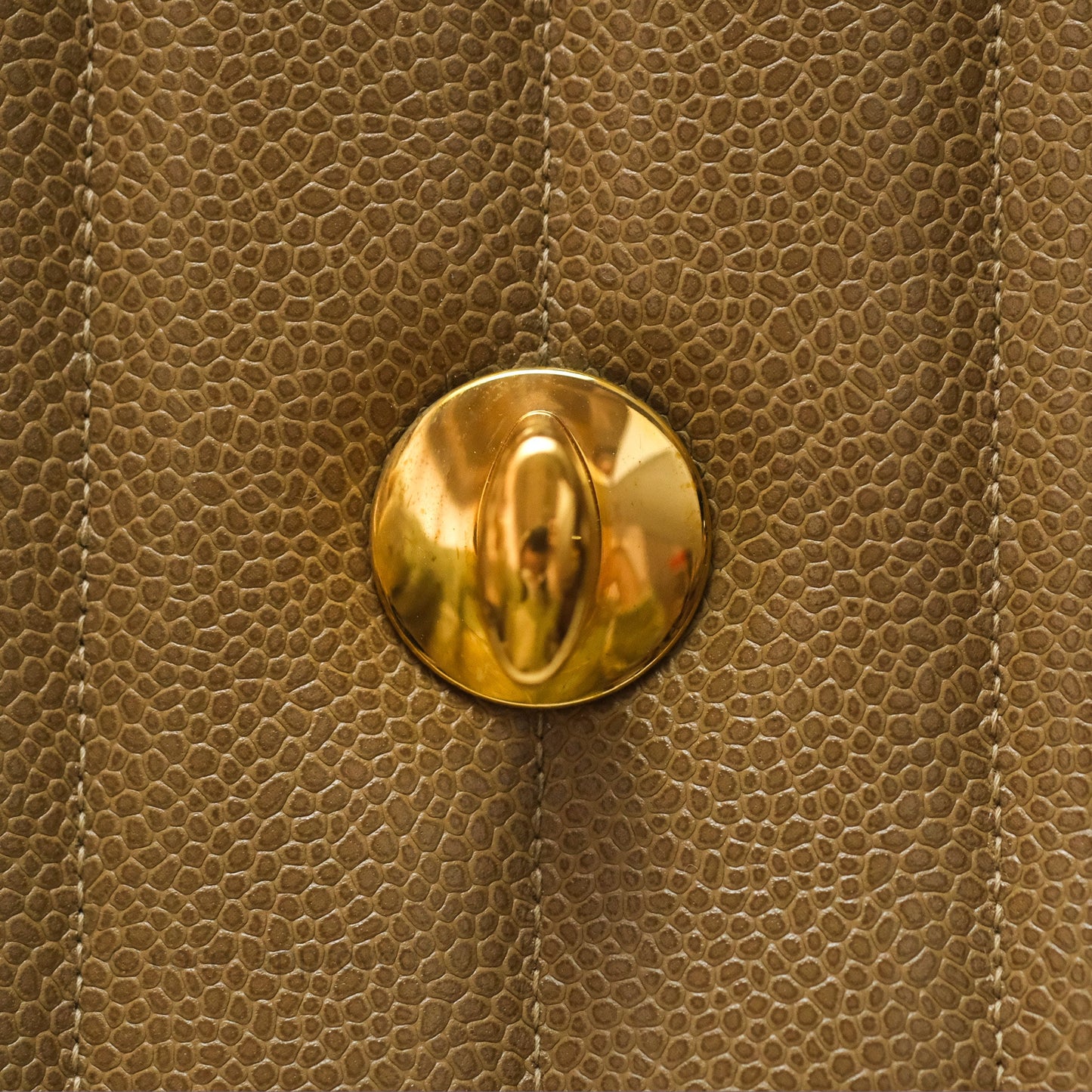 Chanel Vintage Vertical Quilted Jumbo Single Flap Beige Caviar 24K Gold Hardware