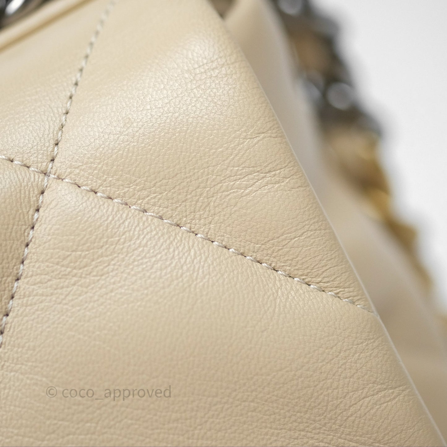 Chanel 19 Medium Beige Mixed Hardware