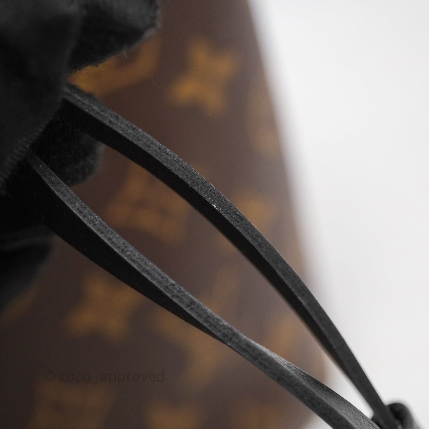 Louis Vuitton NéoNoé MM Black Monogram Canvas