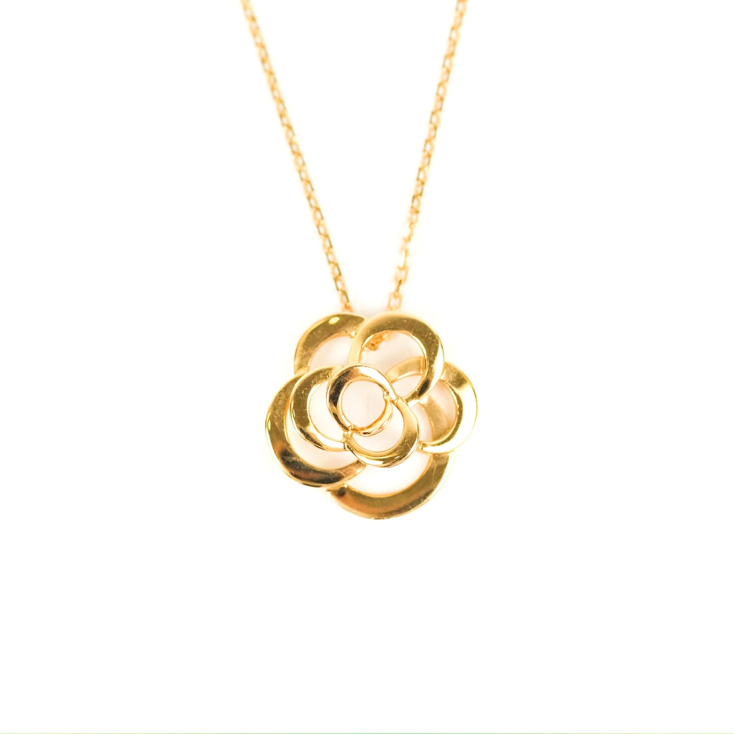 Chanel Fil De Camelia Necklace 18K Gold