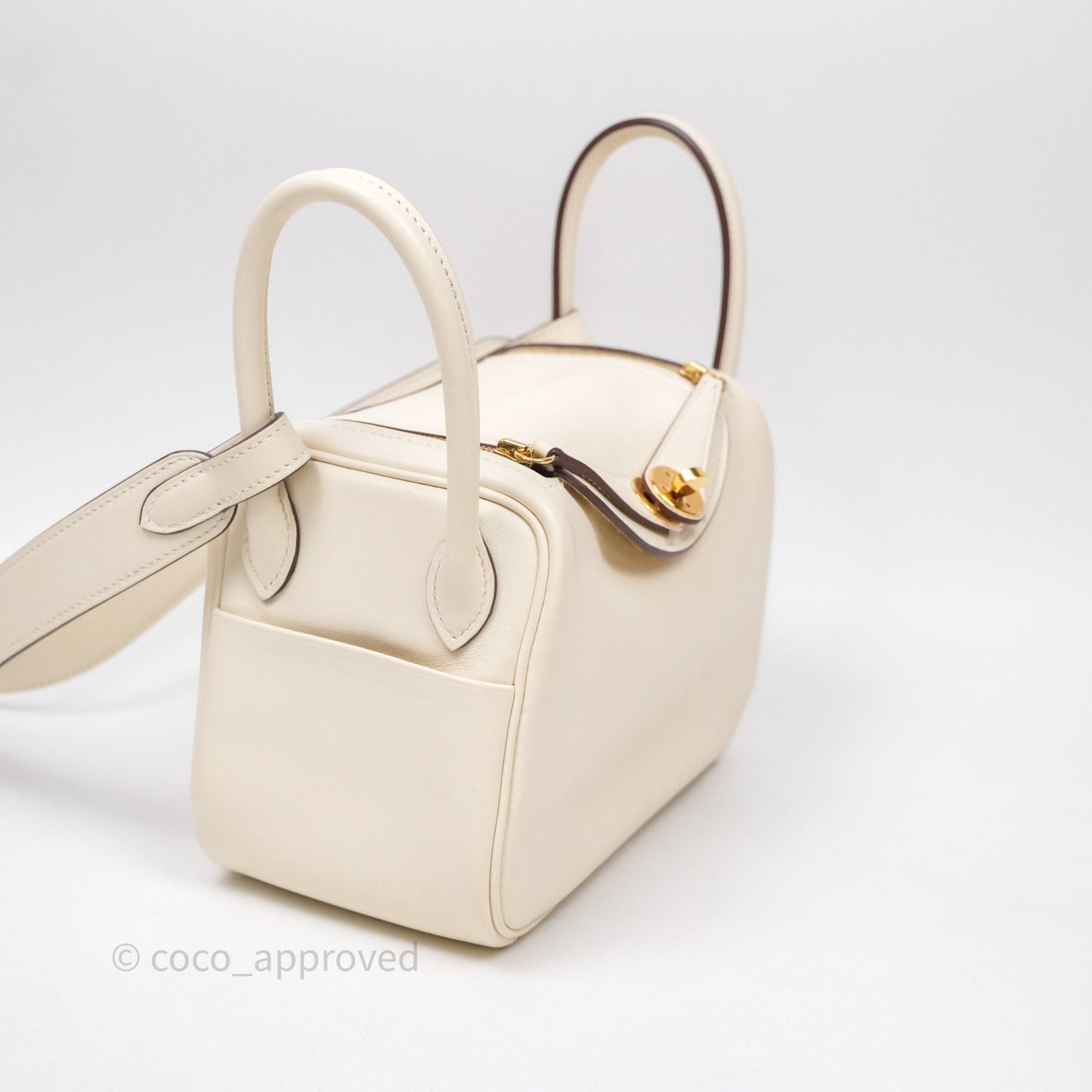 Hermès Mini Lindy 20 Nata I2 Swift Gold Hardware