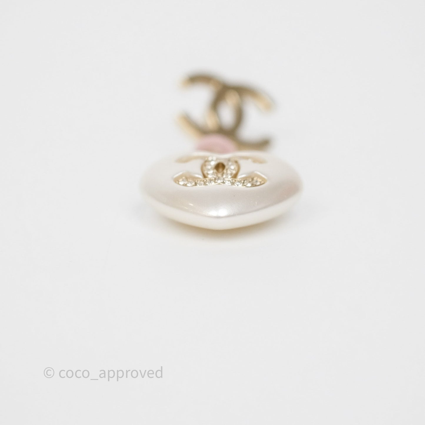 Chanel CC Pink Bead Heart Pearl Crystal CC Drop Earrings Gold Tone 21B
