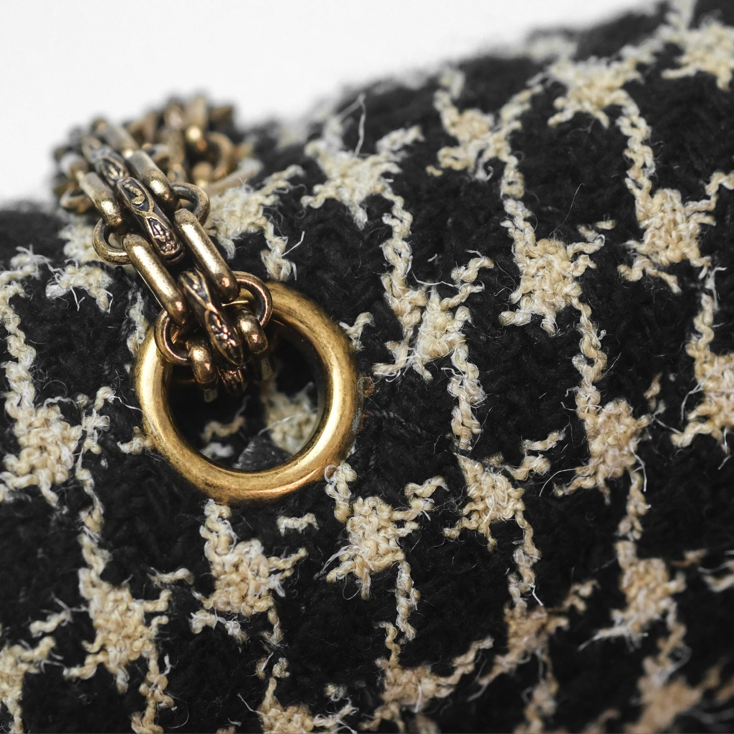 Chanel Reissue 225 Houndstooth Tweed Black Beige Aged Gold Hardware