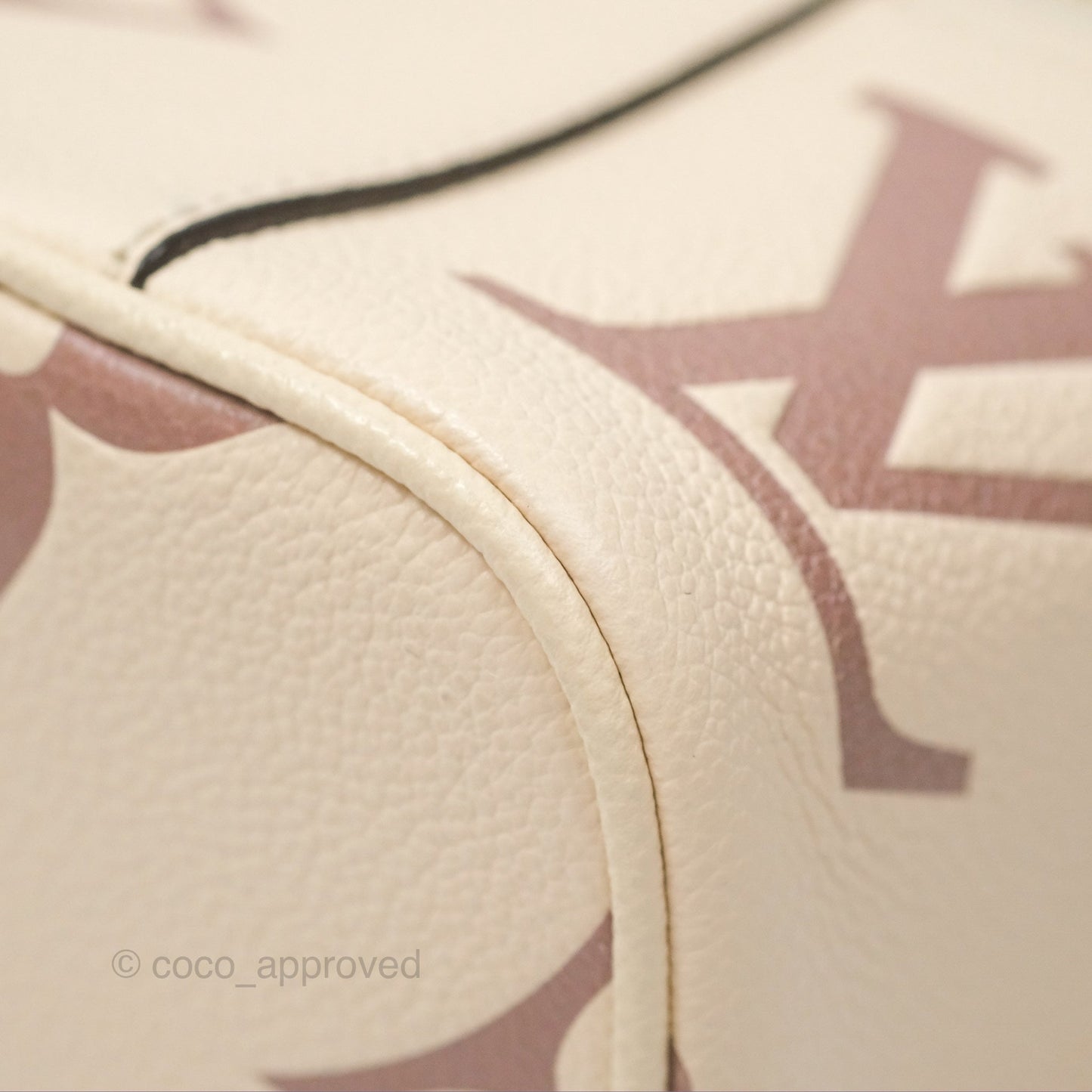Louis Vuitton Vanity PM Empreinte Monogram Giant Creme/Bois de Rose