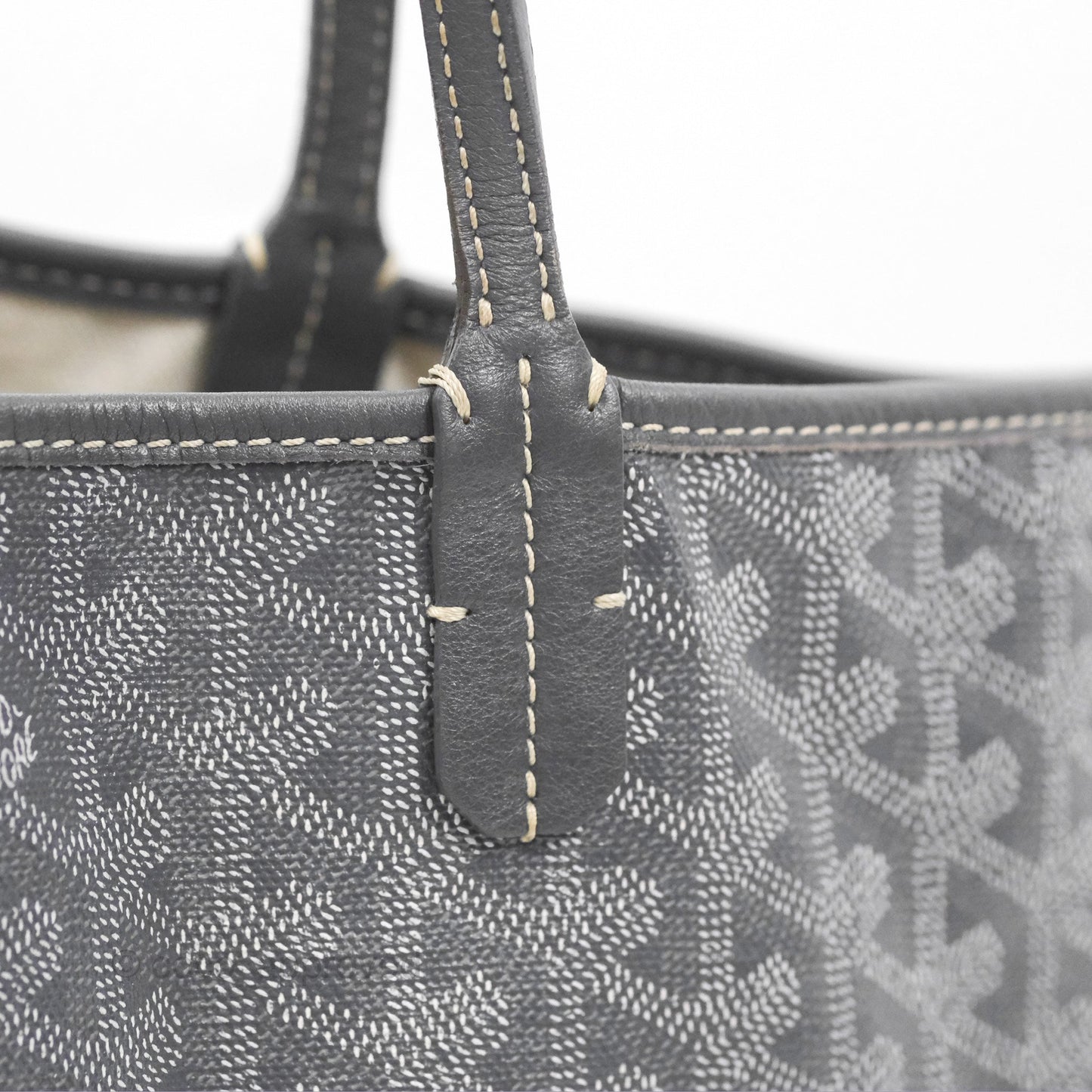 Goyard St Louis Tote PM ⁣⁣⁣⁣⁣⁣⁣⁣⁣⁣⁣⁣⁣⁣⁣⁣⁣⁣⁣⁣Grey Goyardine Canvas
