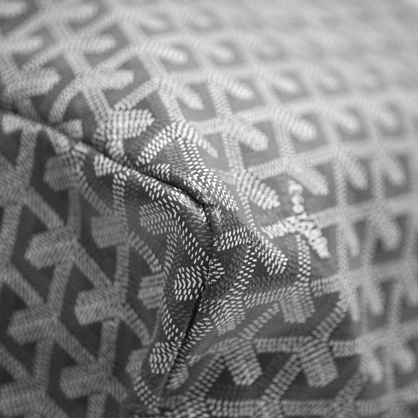 Goyard St Louis Tote PM ⁣⁣⁣⁣⁣⁣⁣⁣⁣⁣⁣⁣⁣⁣⁣⁣⁣⁣⁣⁣Grey