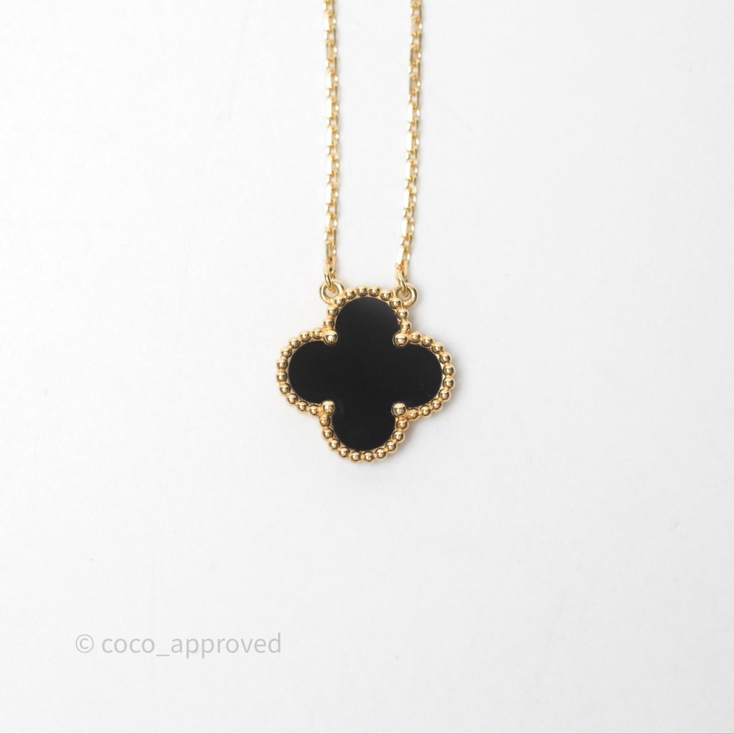 Van Cleef & Arpels Vintage Alhambra Pendant Onyx 18K Yellow Gold