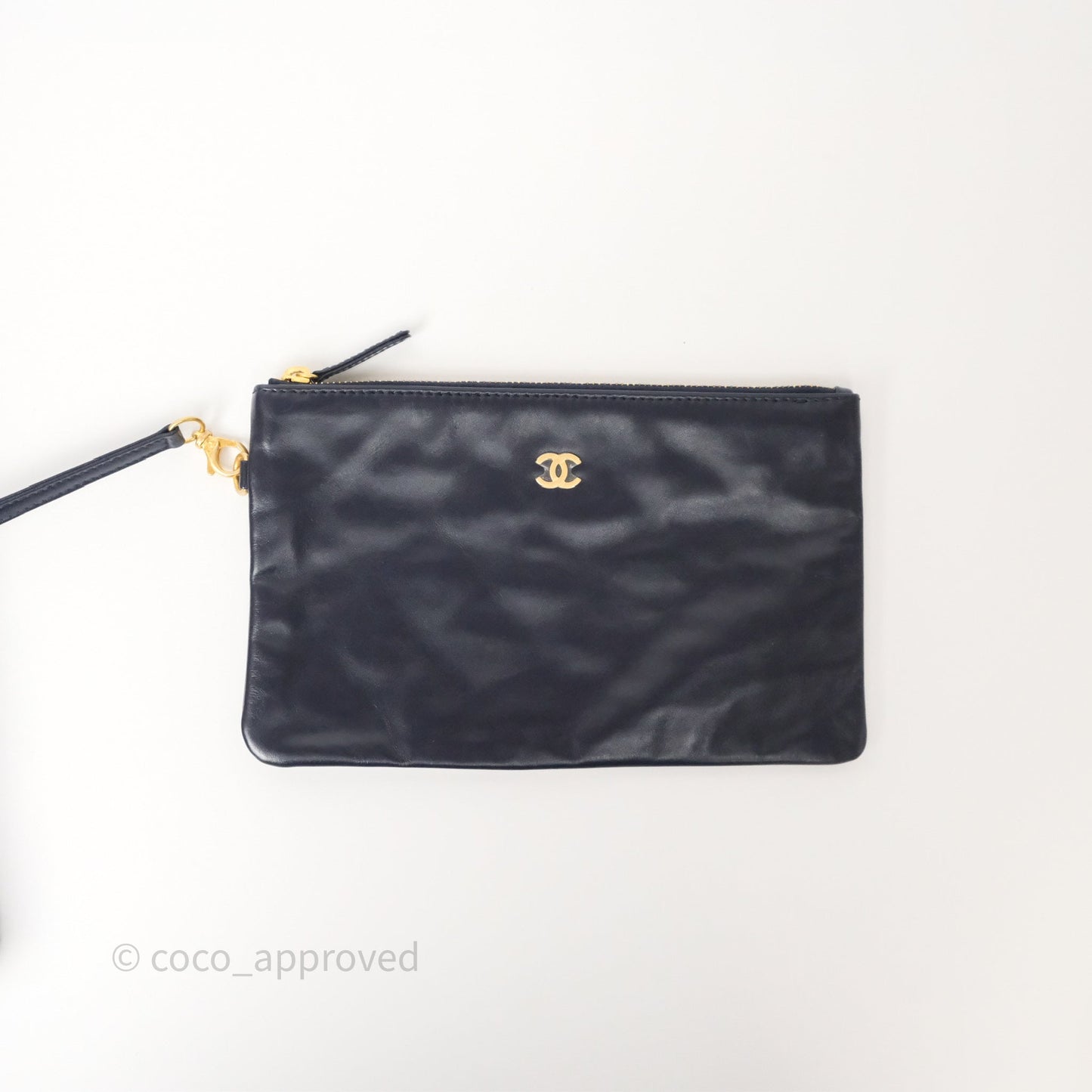Chanel 22 Medium Navy Shiny Calfskin Aged Gold Hardware