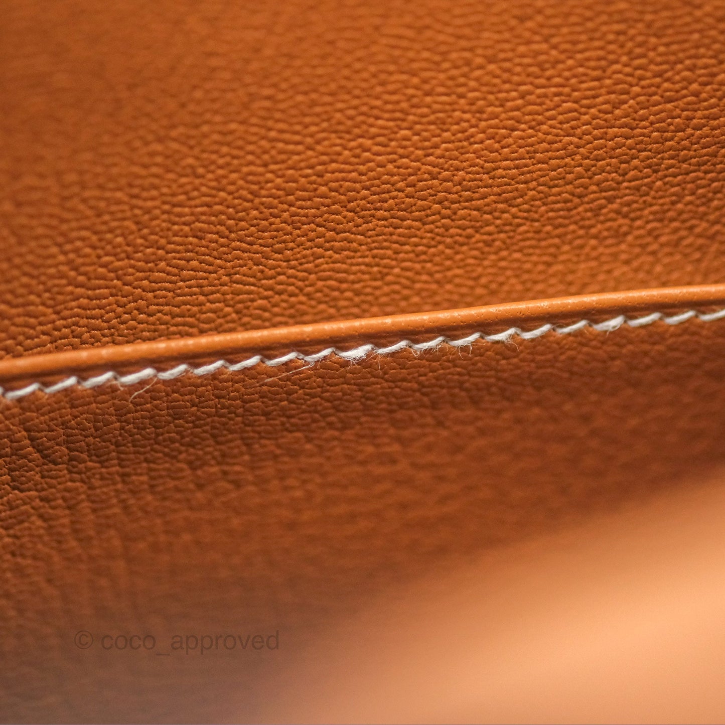 Hermès Retourne Kelly 28 Gold Togo Gold Hardware