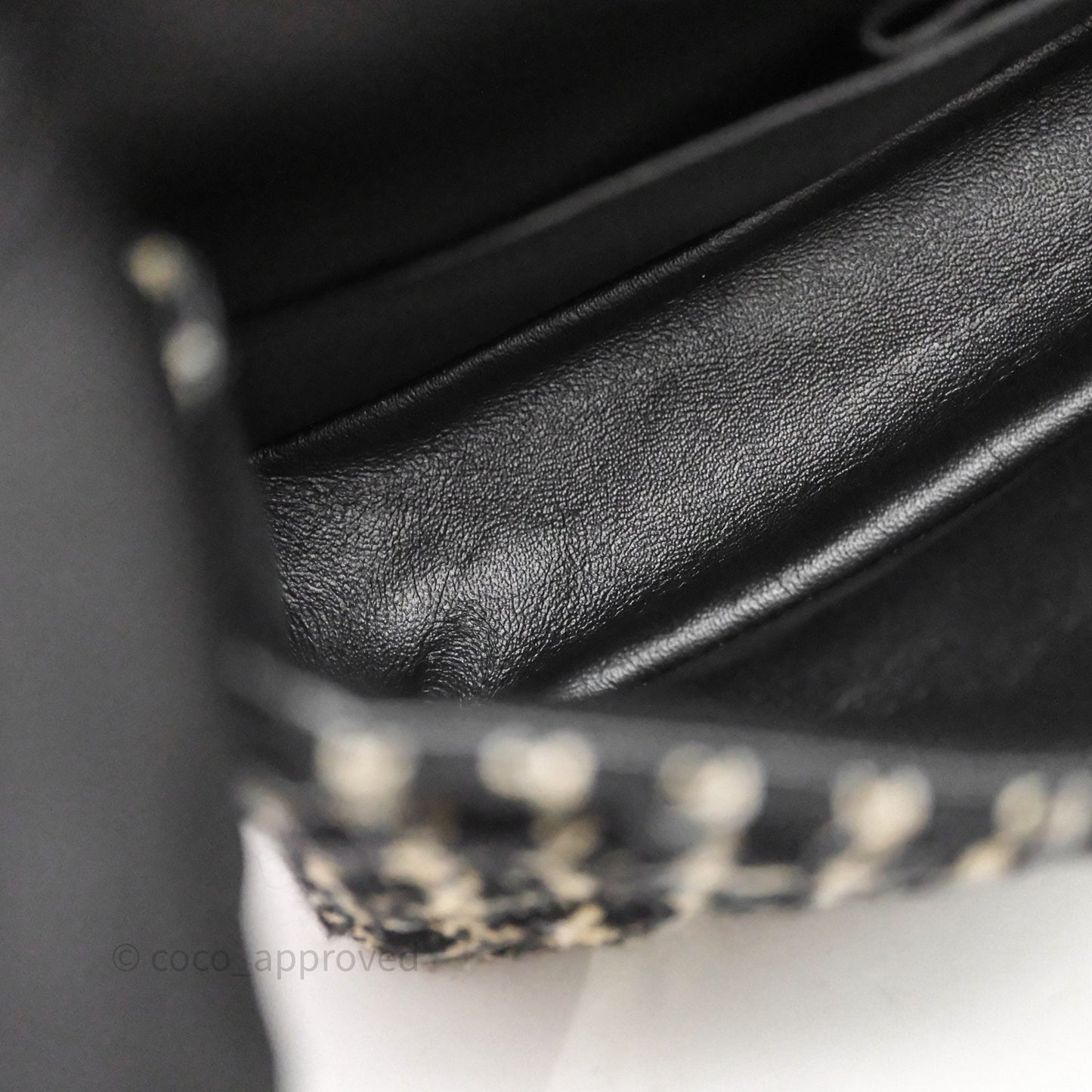 Chanel Reissue 225 Black Beige Houndstooth Tweed Antique Gold Hardware