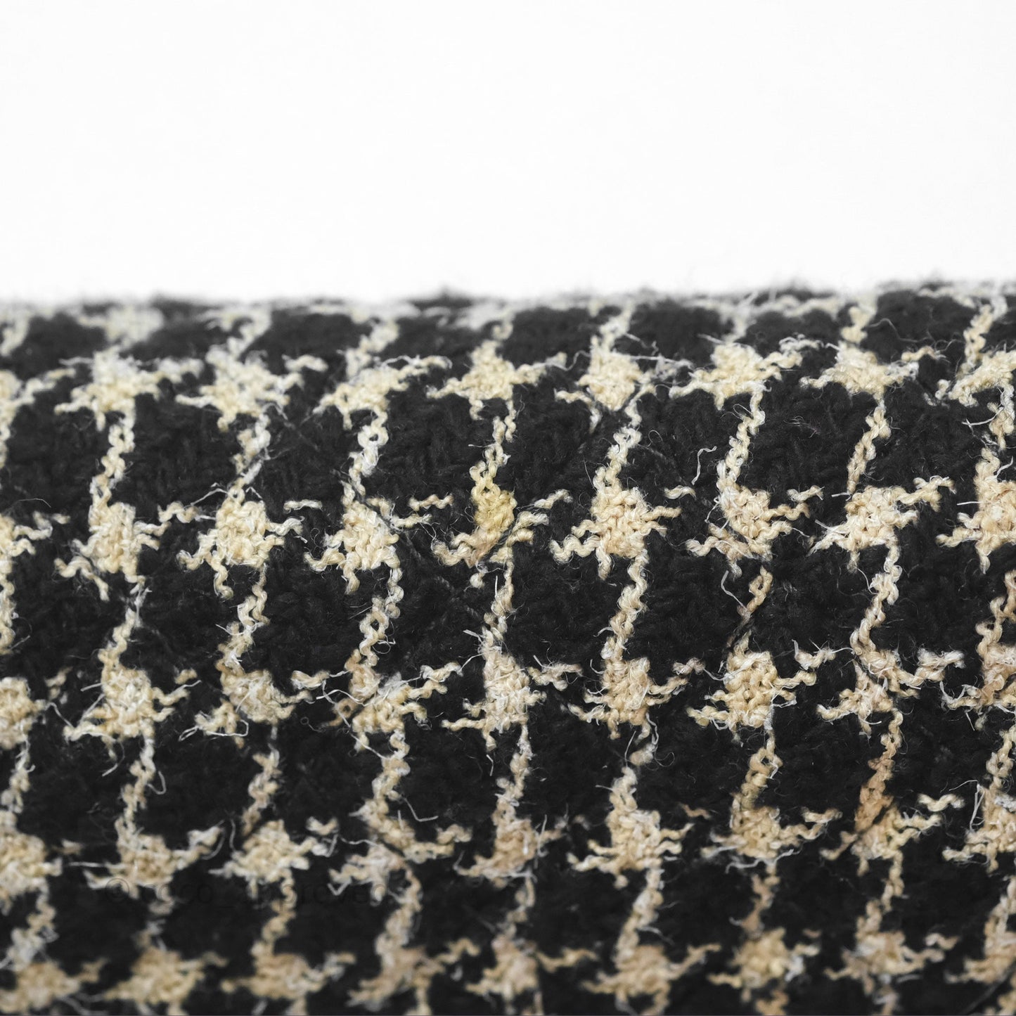 Chanel Reissue 225 Houndstooth Tweed Black Beige Aged Gold Hardware