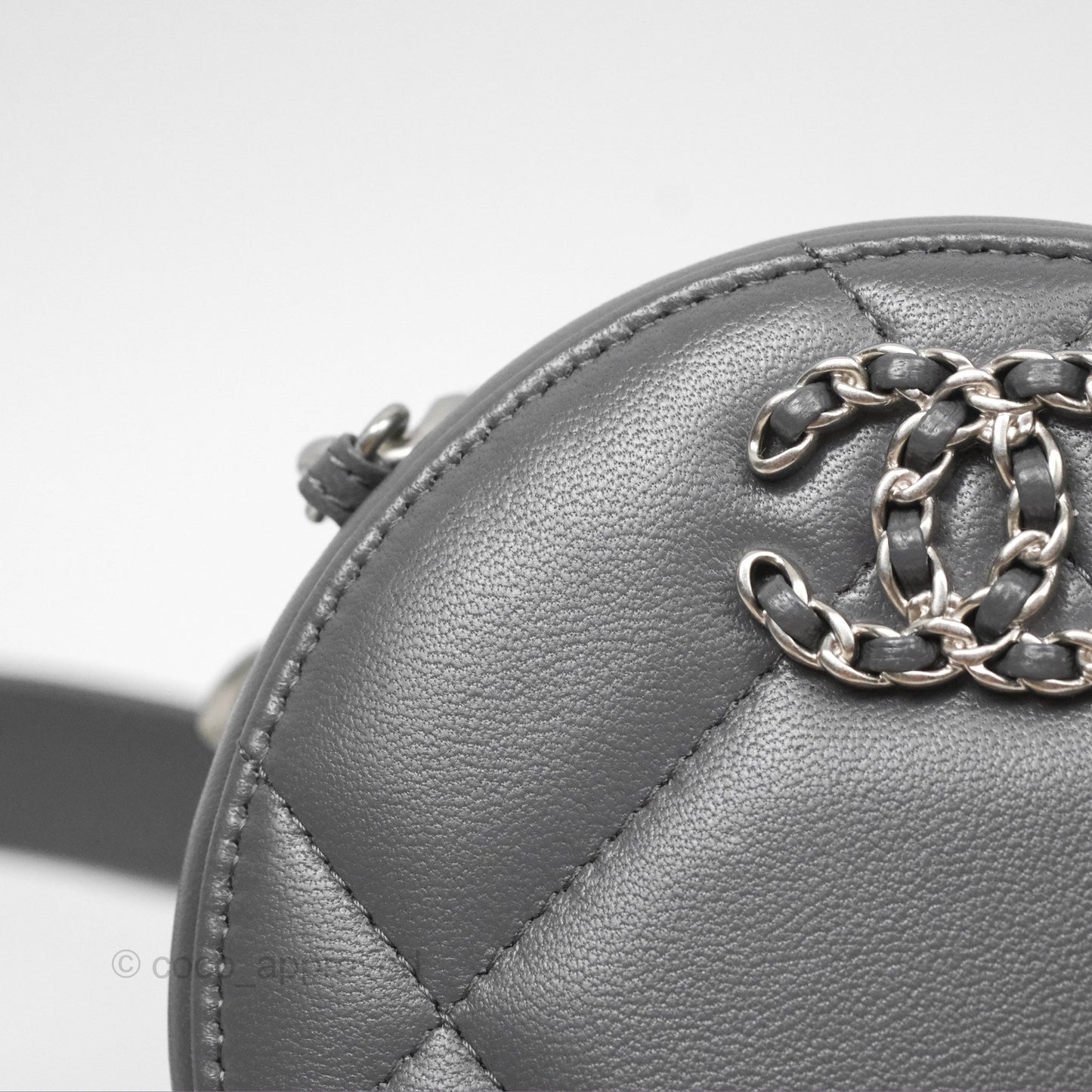Chanel 19 Round Clutch With Chain Grey Mixed Hardware