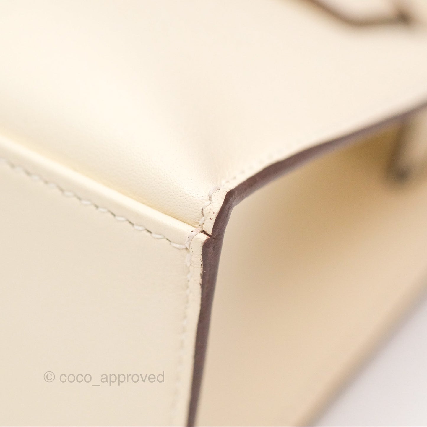 Hermès Kelly Mini Pochette Nata I2 Swift Gold Hardware