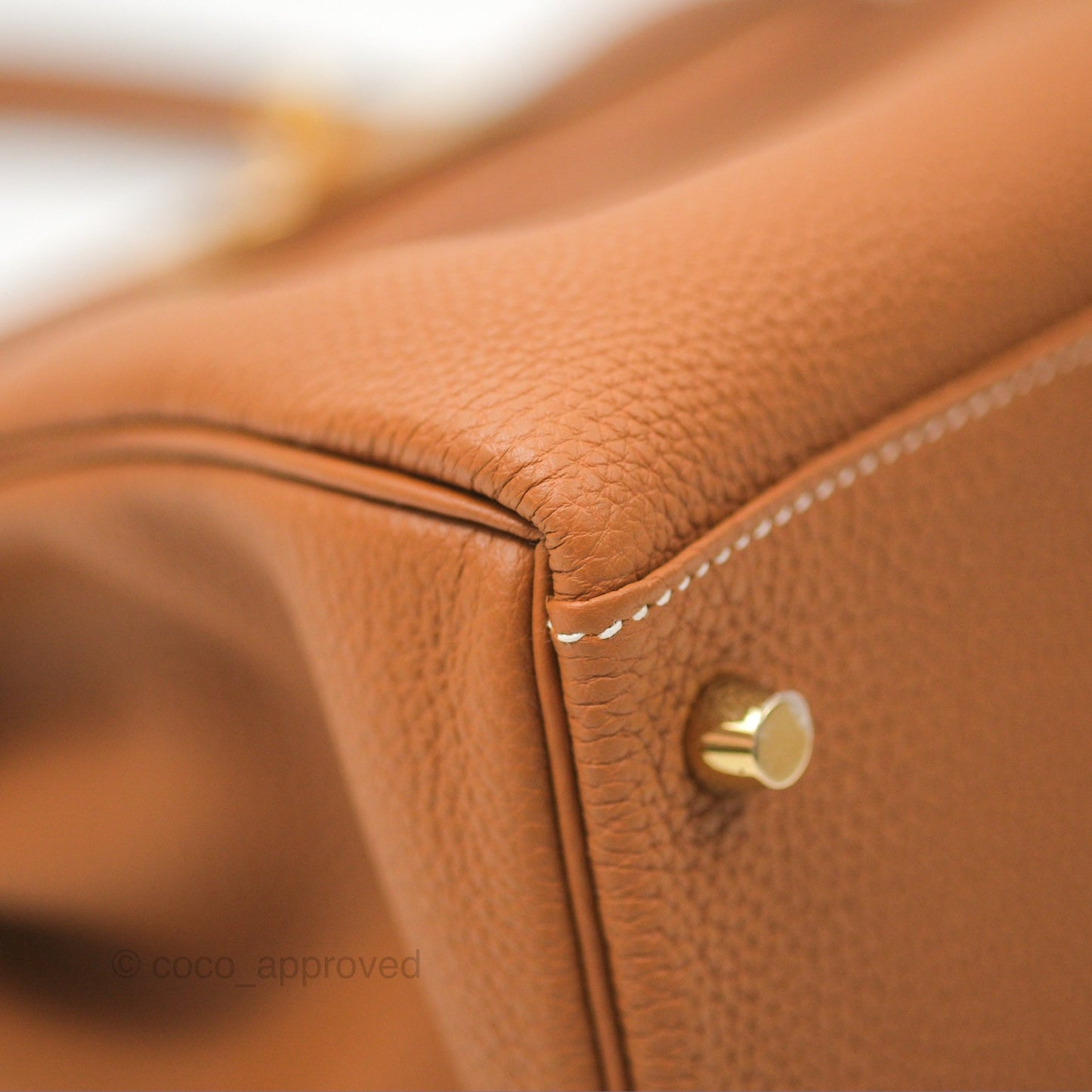 Hermès Retourne Kelly 28 Gold Togo Gold Hardware