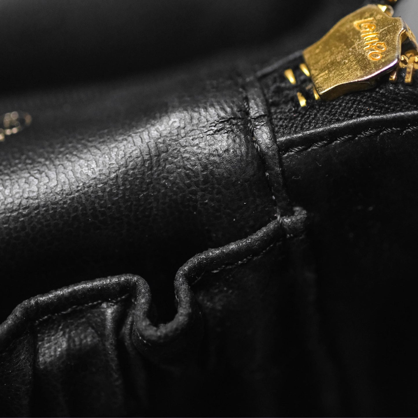 Chanel Vintage Vanity Case Black Caviar Gold Hardware
