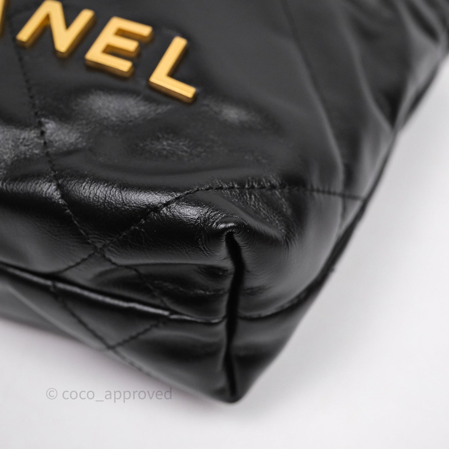 Chanel 22 Mini Bag Black Crumpled Calfskin Aged Gold Hardware