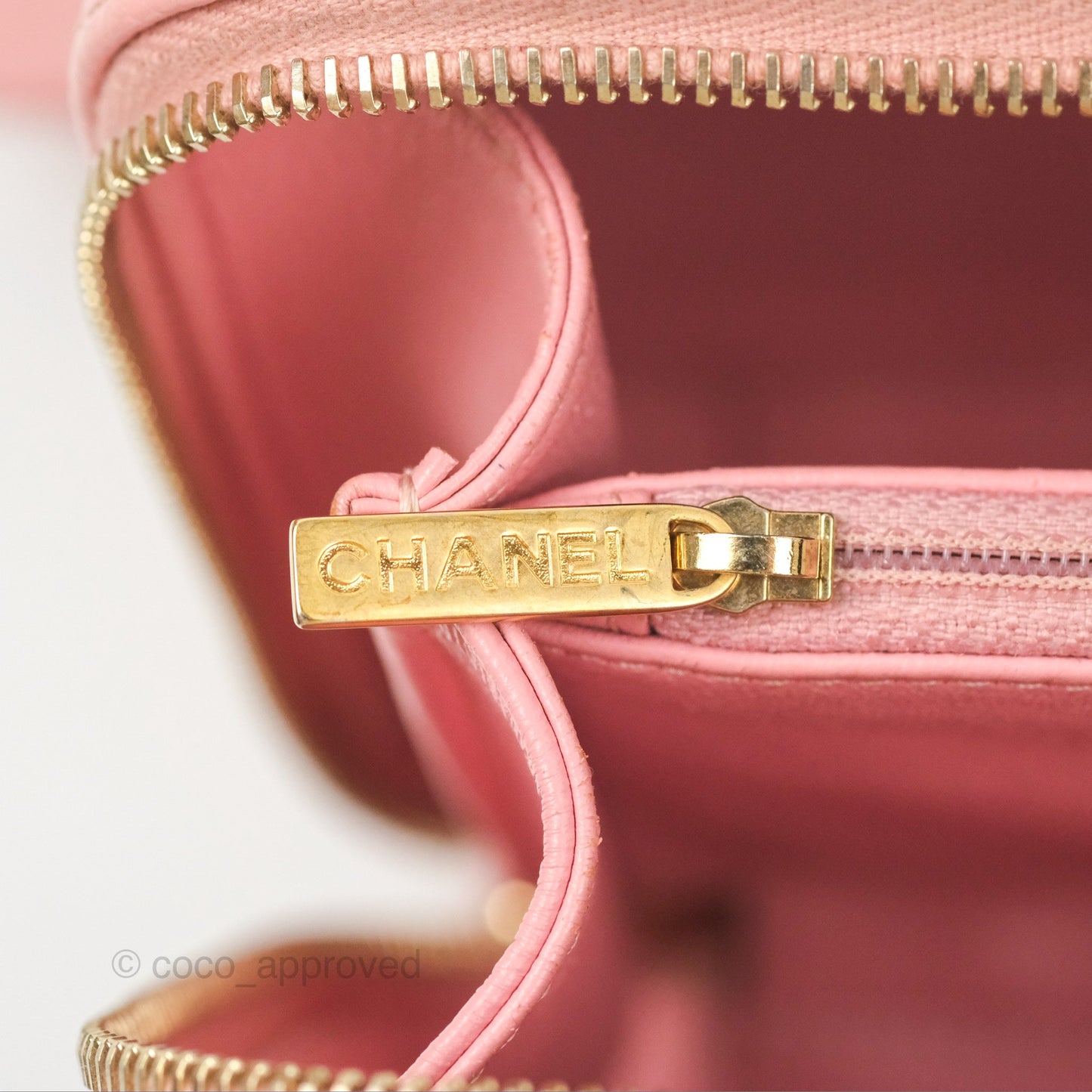 Chanel Quilted Medium CC Filigree Vanity Case Pink Caviar Gold Hardware