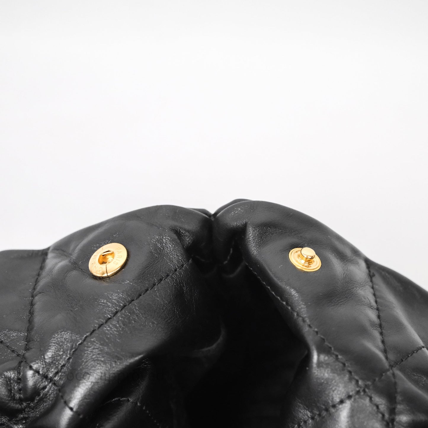 Chanel 22 Bag Medium Black Crumpled Calfskin Aged Gold Hardware