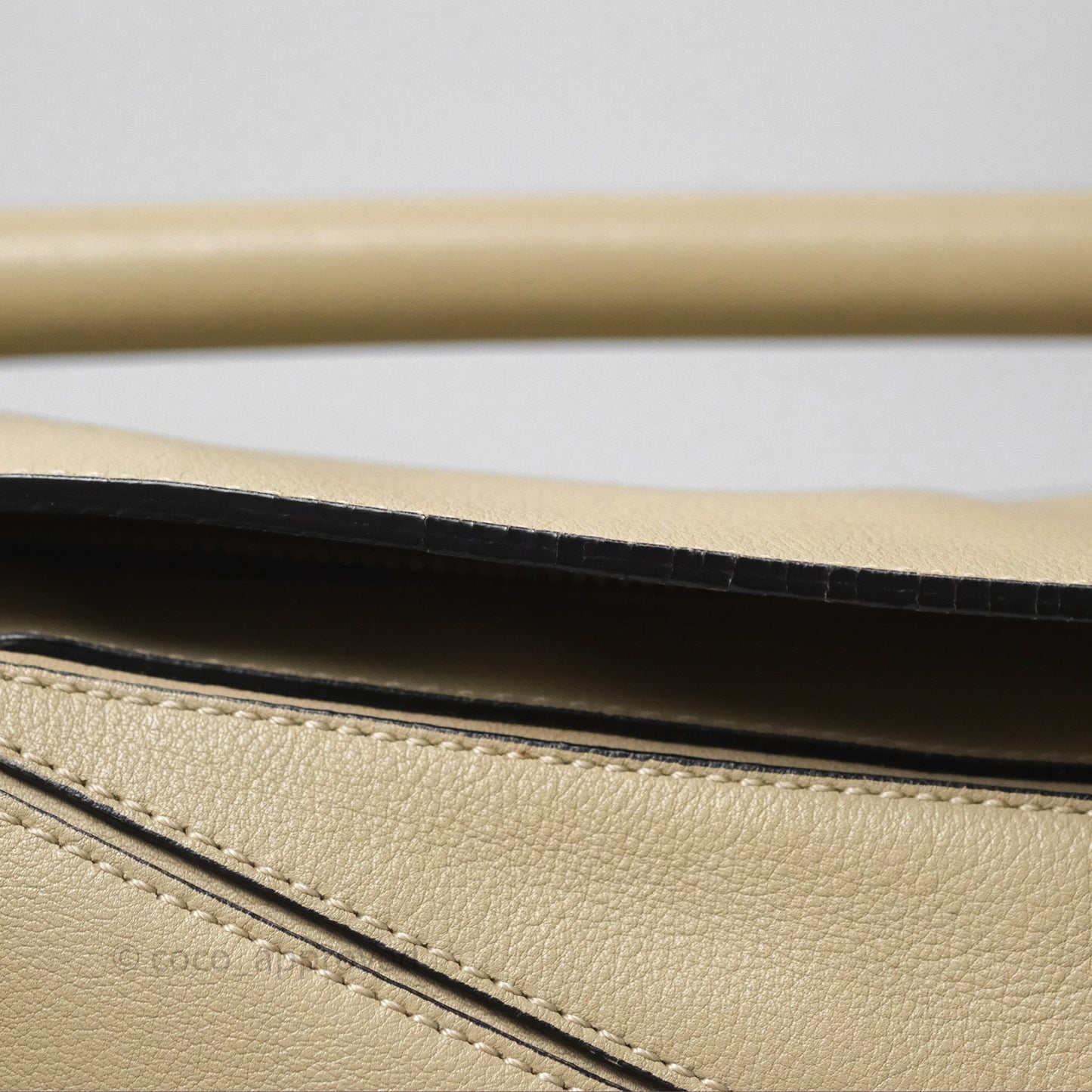 Loewe Medium Puzzle Bag Light Beige Calfskin
