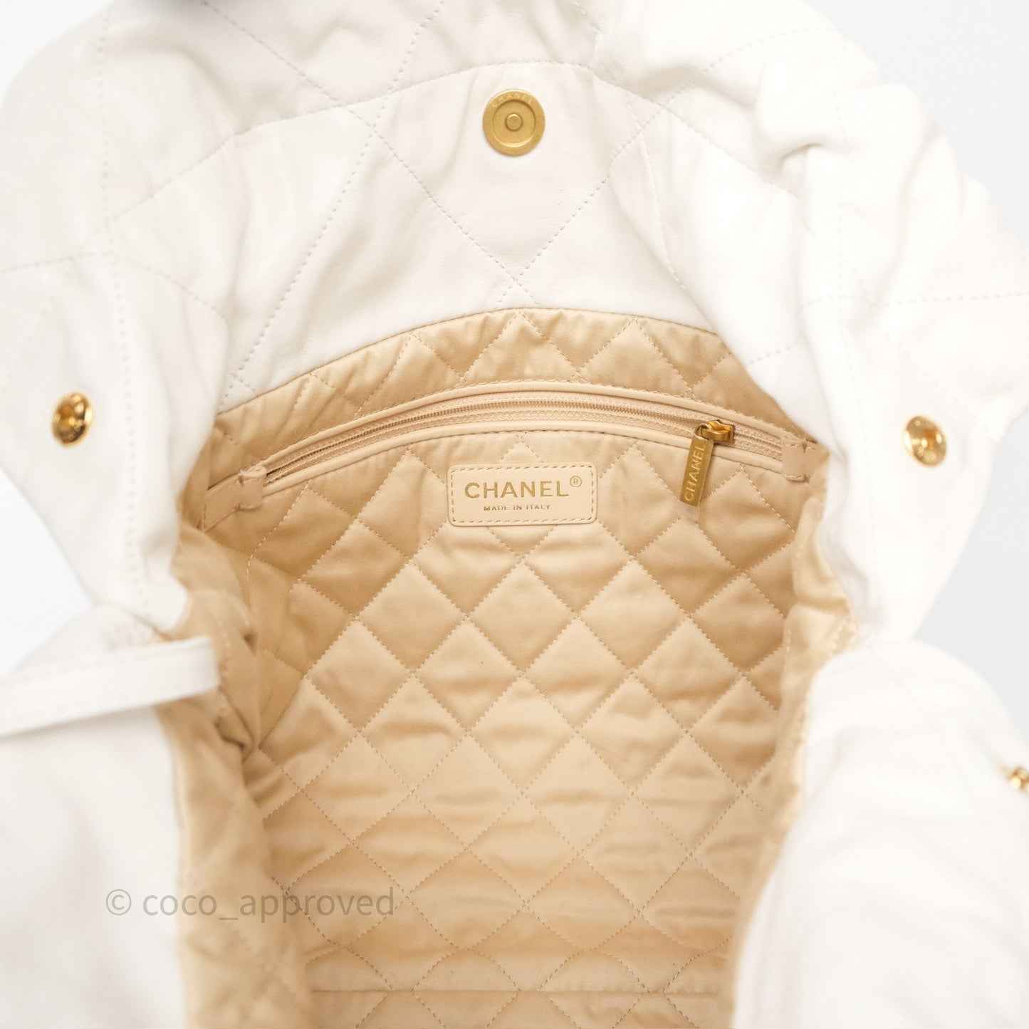 Chanel 22 Medium White Shiny Crumpled Calfskin Aged Gold Hardware
