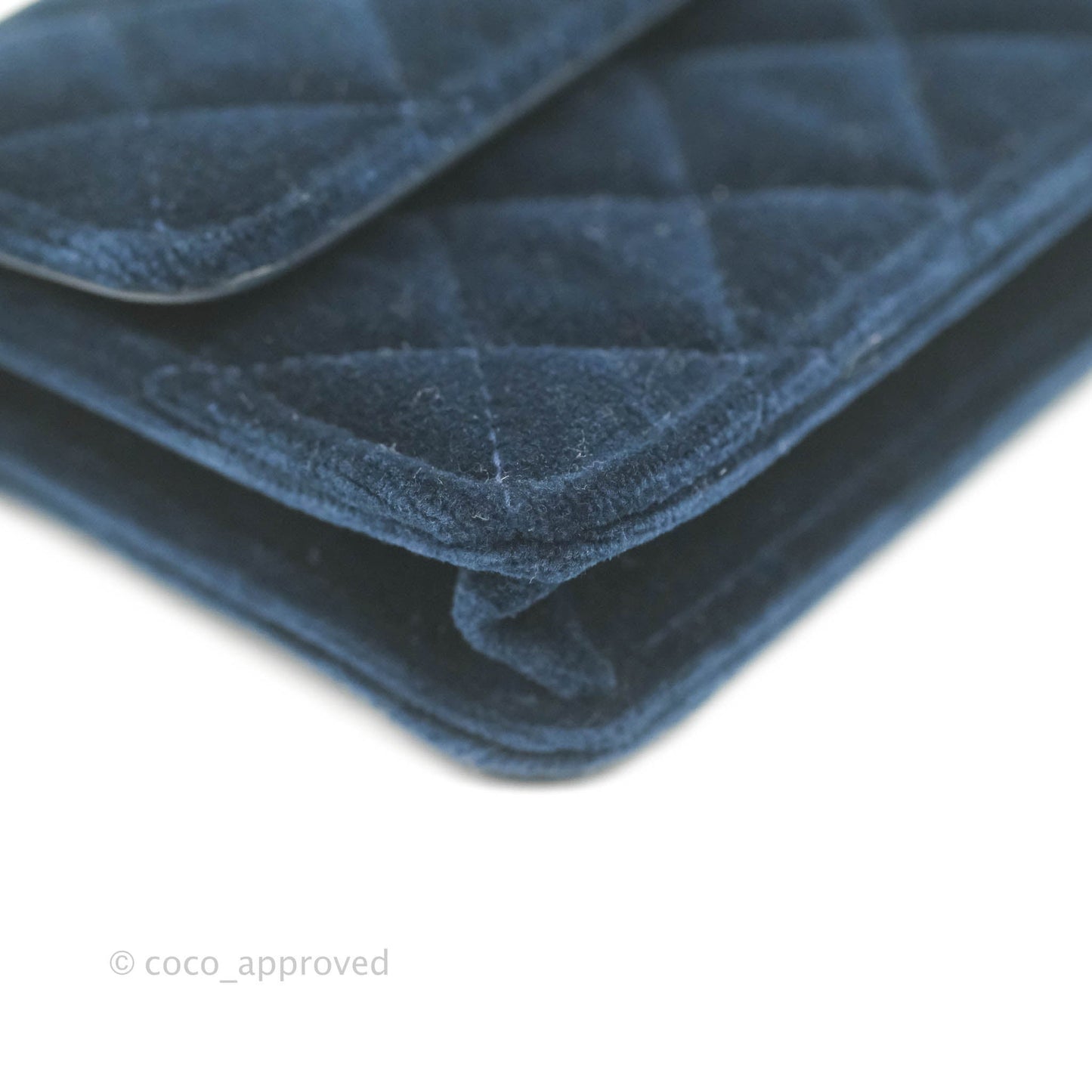 Chanel Crystal Pearl Crush Card Holder Navy Velvet Aged Gold Hardware