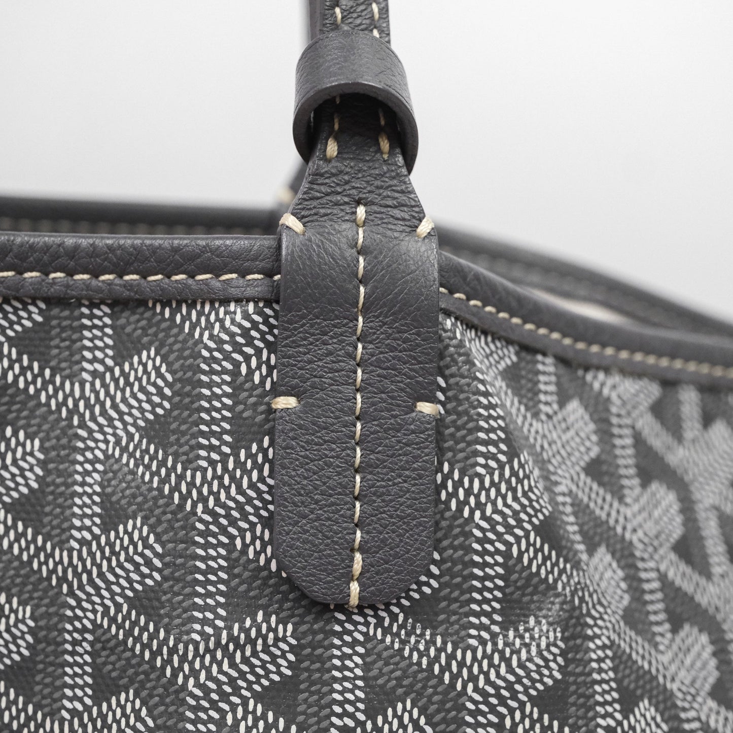 Goyard St Louis Tote PM ⁣⁣⁣⁣⁣⁣⁣⁣⁣⁣⁣⁣⁣⁣⁣⁣⁣⁣⁣⁣Grey